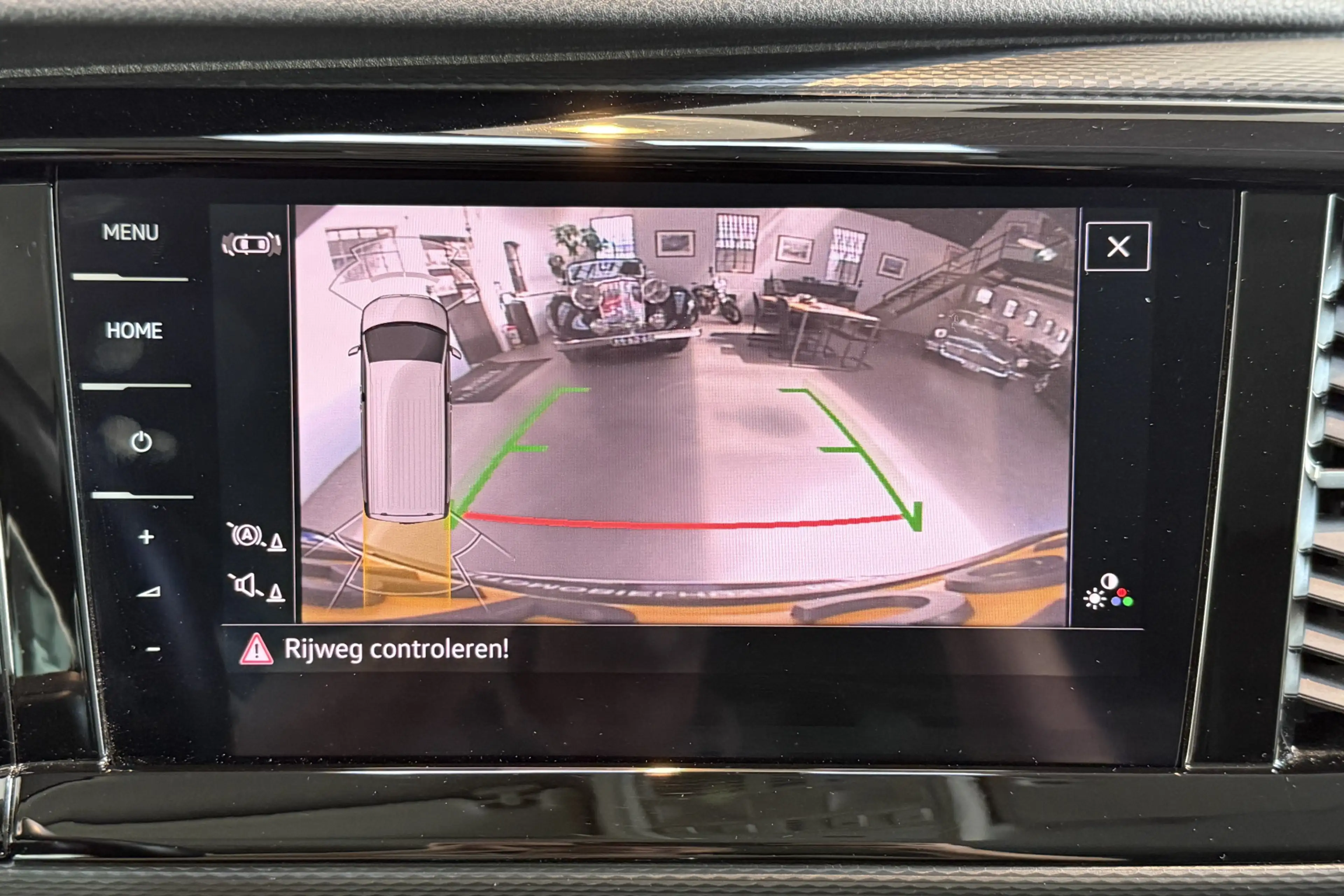 Volkswagen T6.1 Transporter 2.0 TDI L2H1 32 DC Bulli 204PK LEER / CAMERA / TV — photo 18
