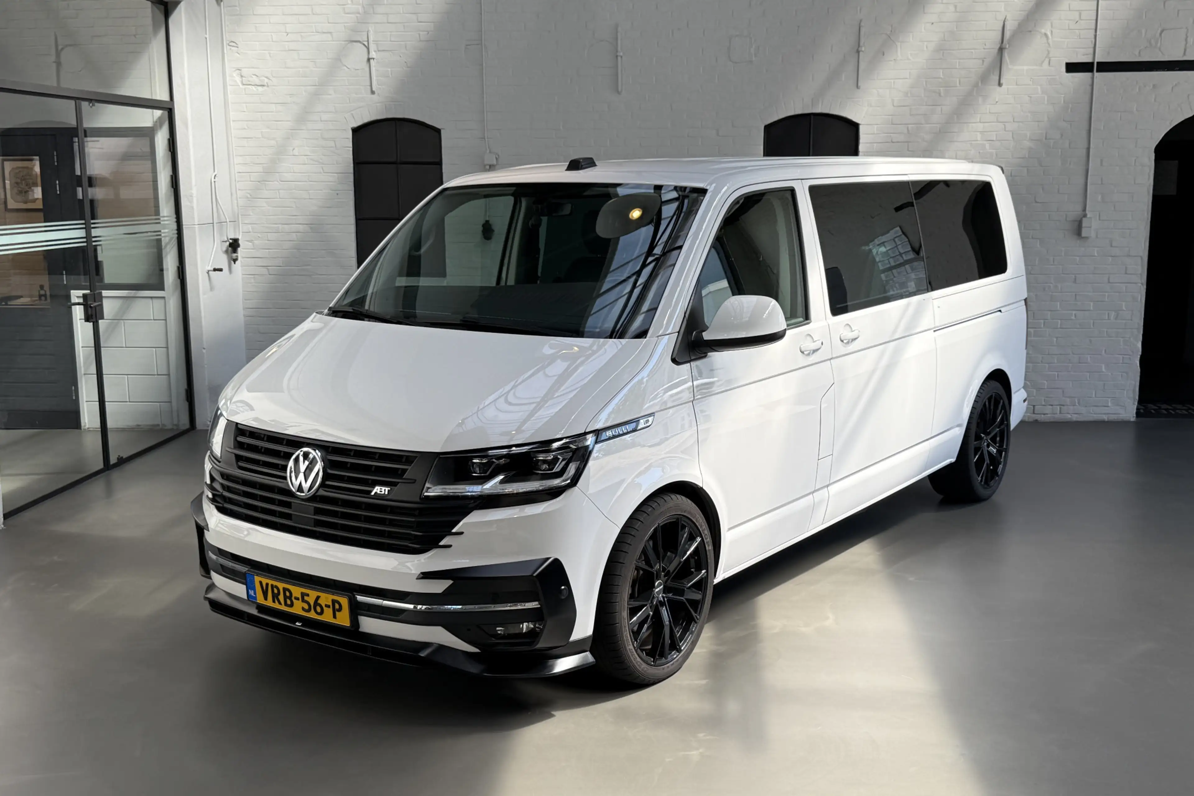 Volkswagen T6.1 Transporter 2.0 TDI L2H1 32 DC Bulli 204PK LEER / CAMERA / TV — photo 19