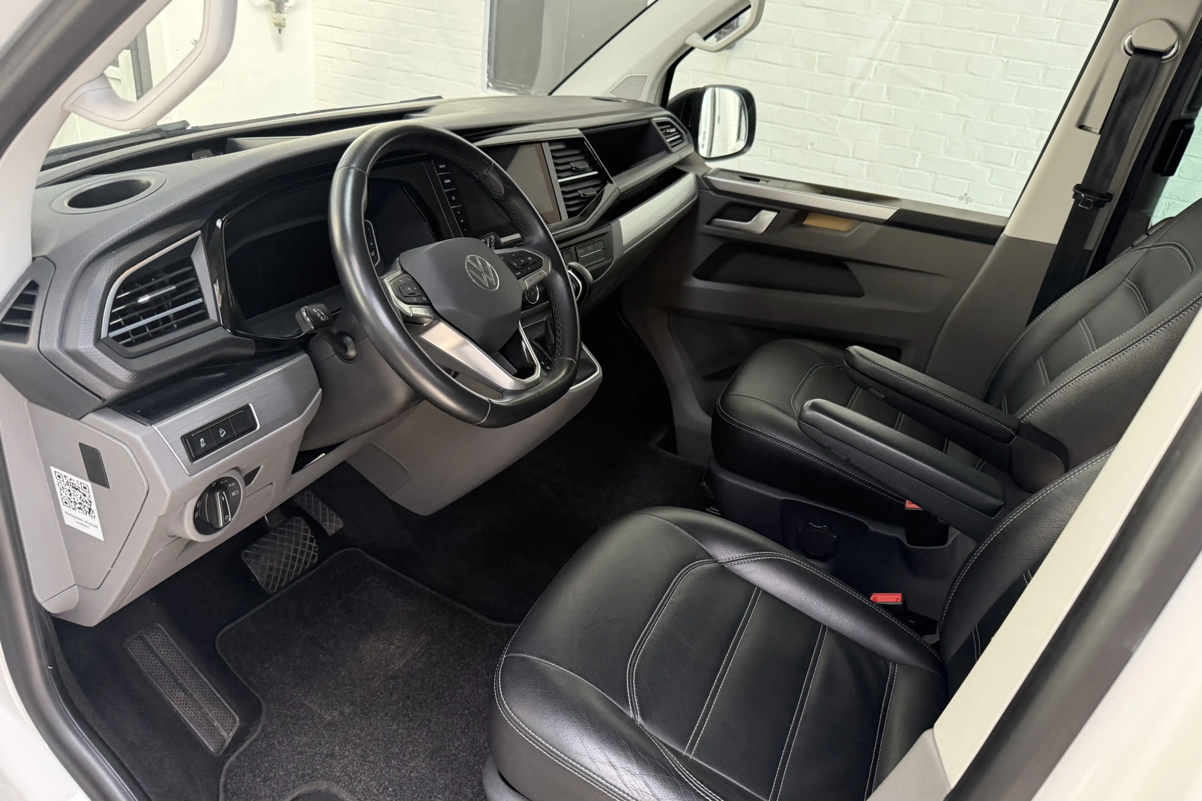 Volkswagen T6.1 Transporter 2.0 TDI L2H1 32 DC Bulli 204PK LEER / CAMERA / TV — photo 3