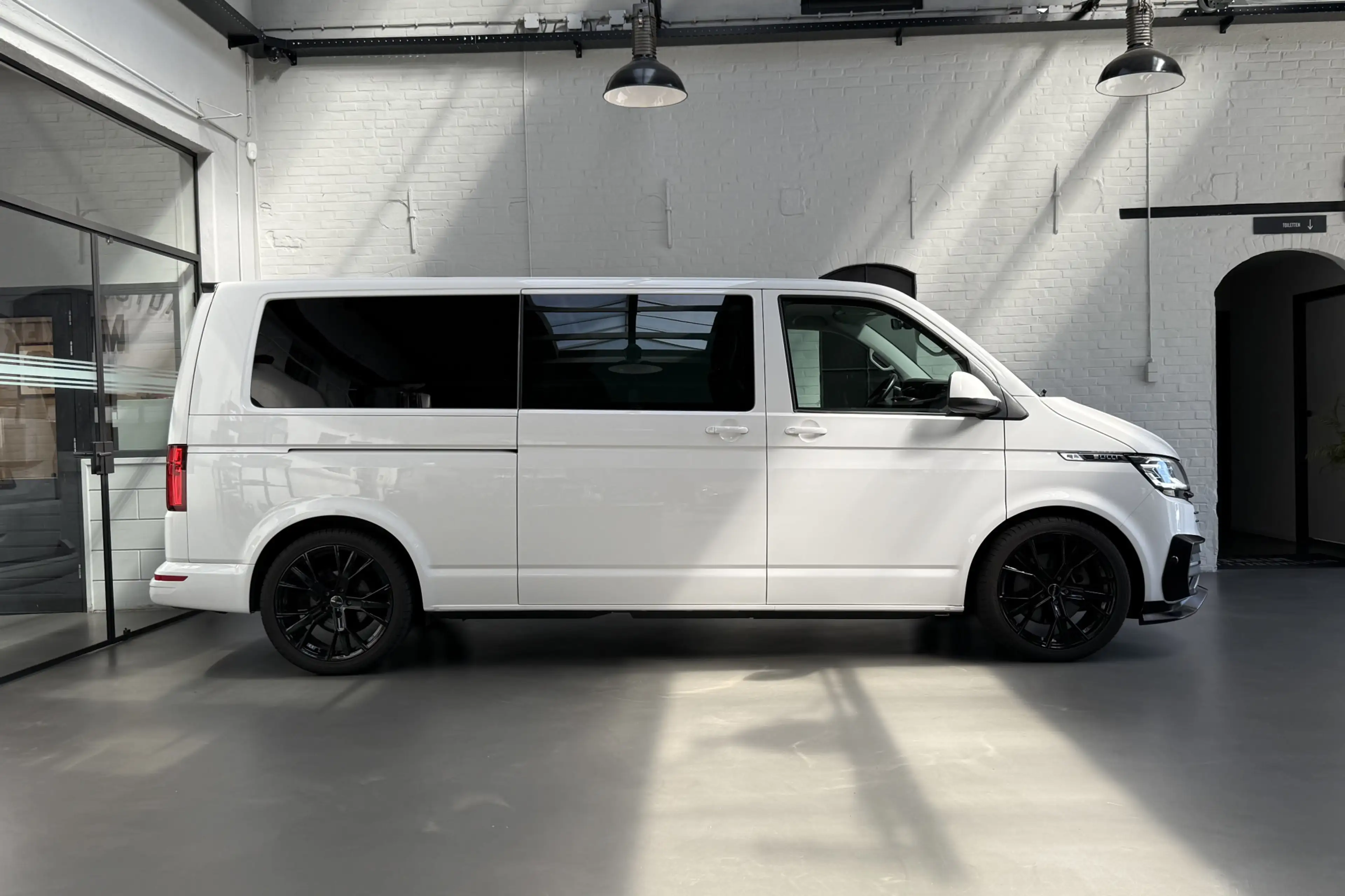Volkswagen T6.1 Transporter 2.0 TDI L2H1 32 DC Bulli 204PK LEER / CAMERA / TV — photo 27