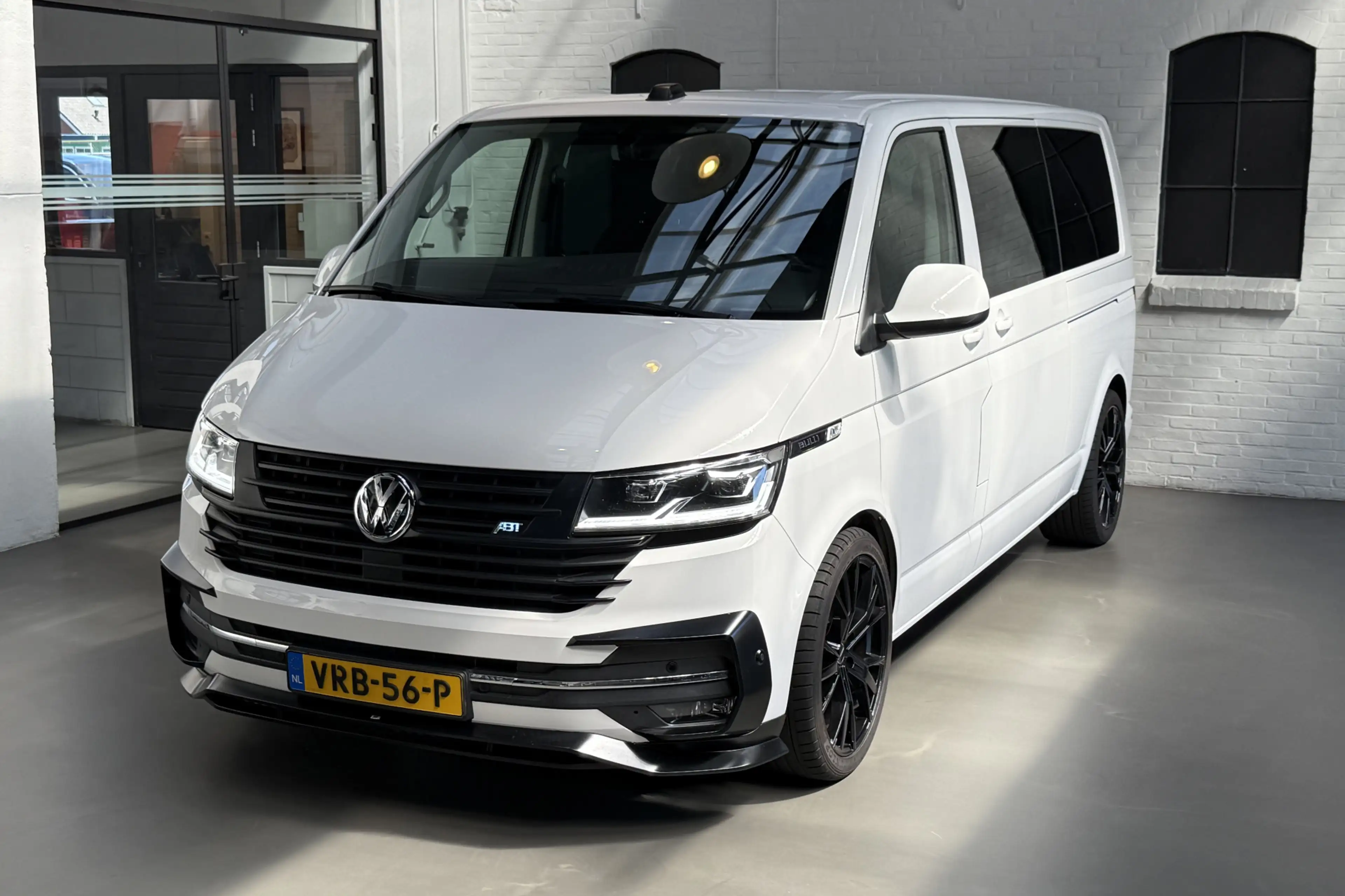 Volkswagen T6.1 Transporter 2.0 TDI L2H1 32 DC Bulli 204PK LEER / CAMERA / TV — photo 23