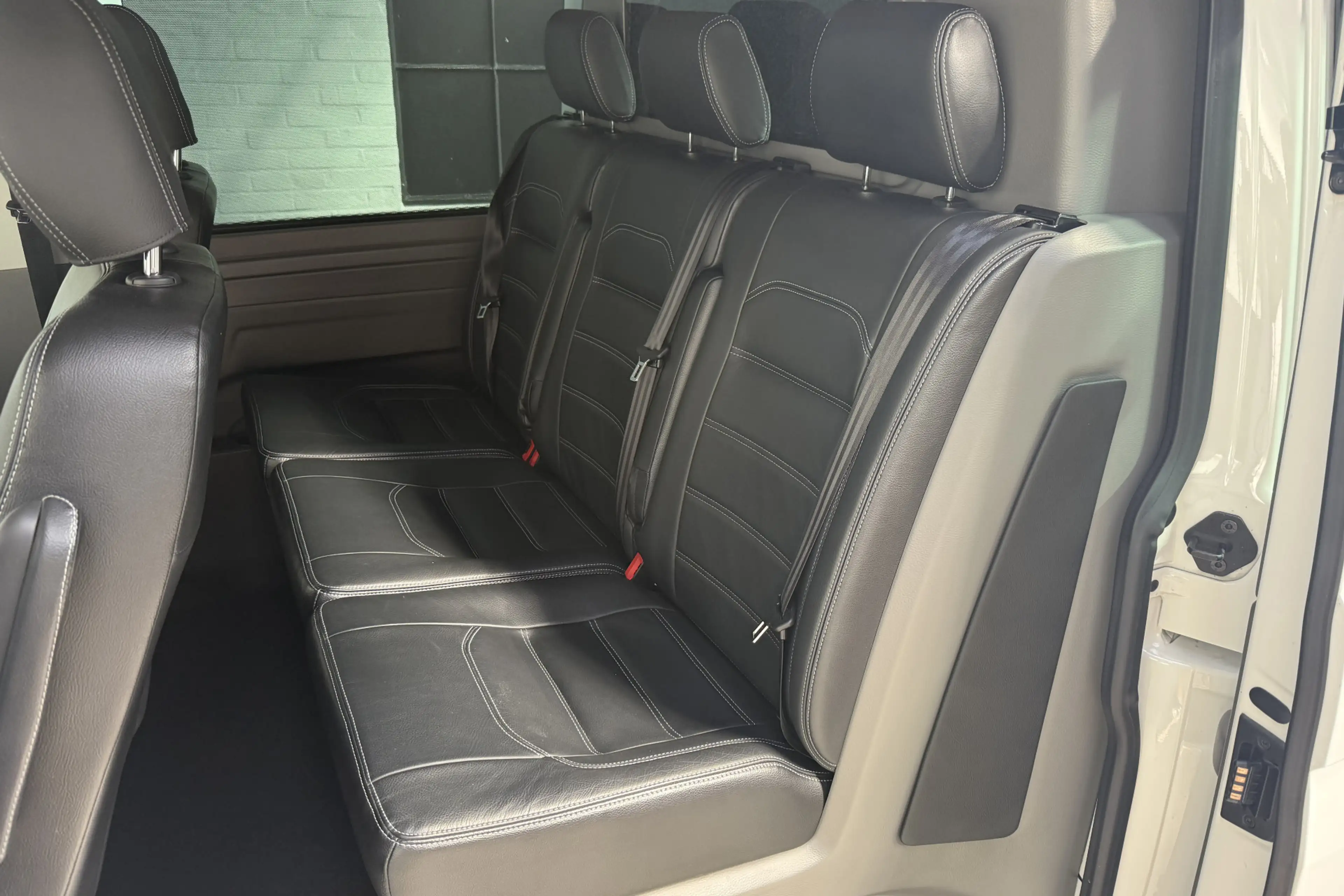 Volkswagen T6.1 Transporter 2.0 TDI L2H1 32 DC Bulli 204PK LEER / CAMERA / TV — photo 10