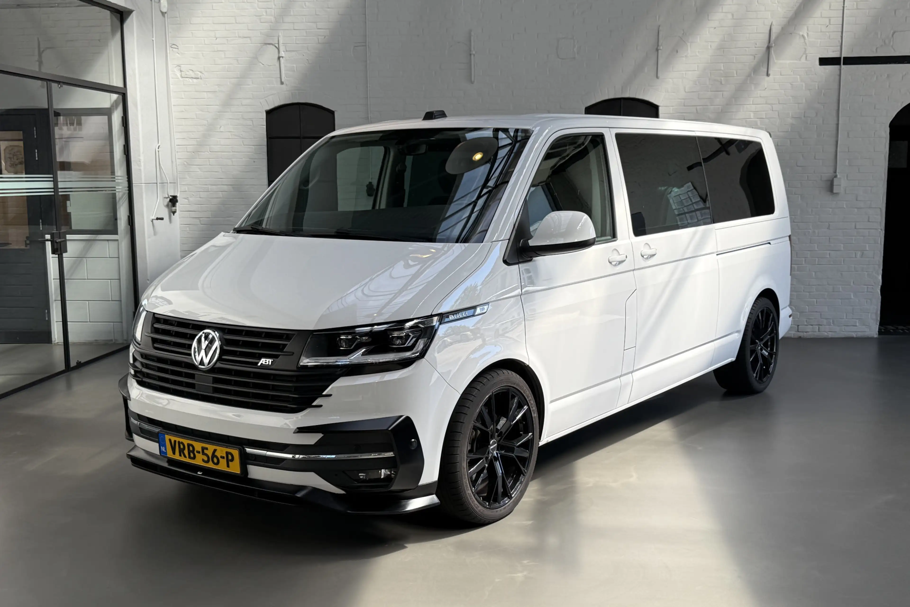 Volkswagen T6.1 Transporter 2.0 TDI L2H1 32 DC Bulli 204PK LEER / CAMERA / TV — photo 39