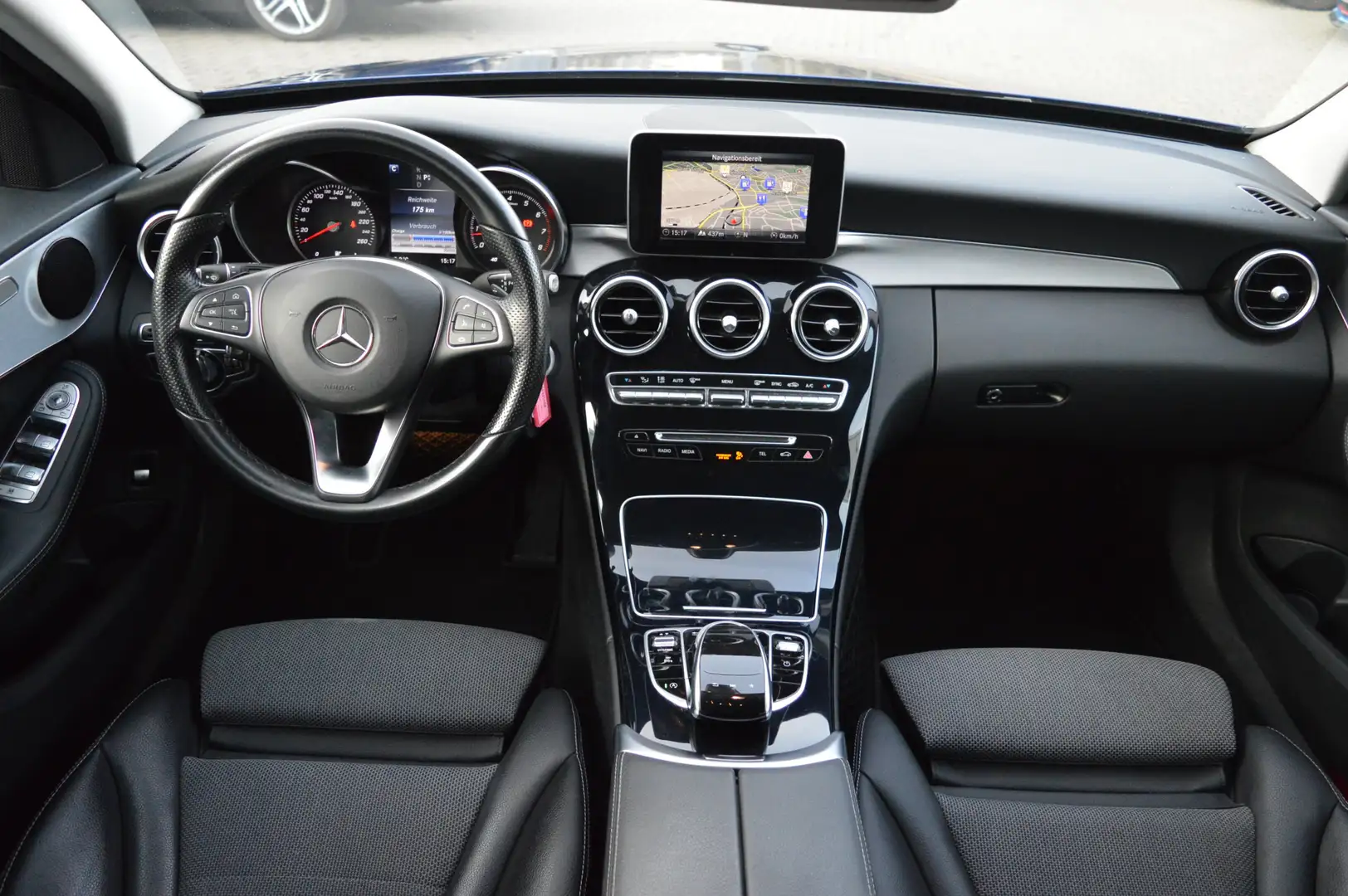 Mercedes-Benz C 180 C180 T CGI*Avantgarde*Business*AHK*R-Kamera*NAVI Blau - 2