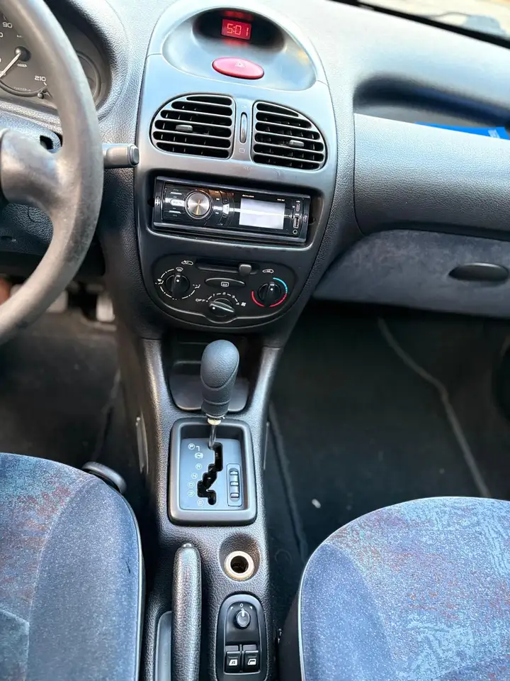 Peugeot 206 1.4 AUTOMAAT APK 25 SEPTEMBER 2027, foto 11