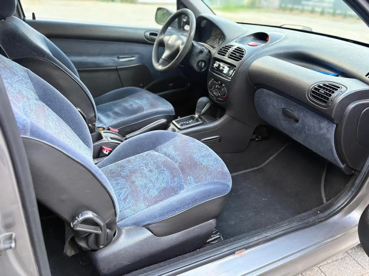 Peugeot 206 1.4 AUTOMAAT APK 25 SEPTEMBER 2027, foto 6