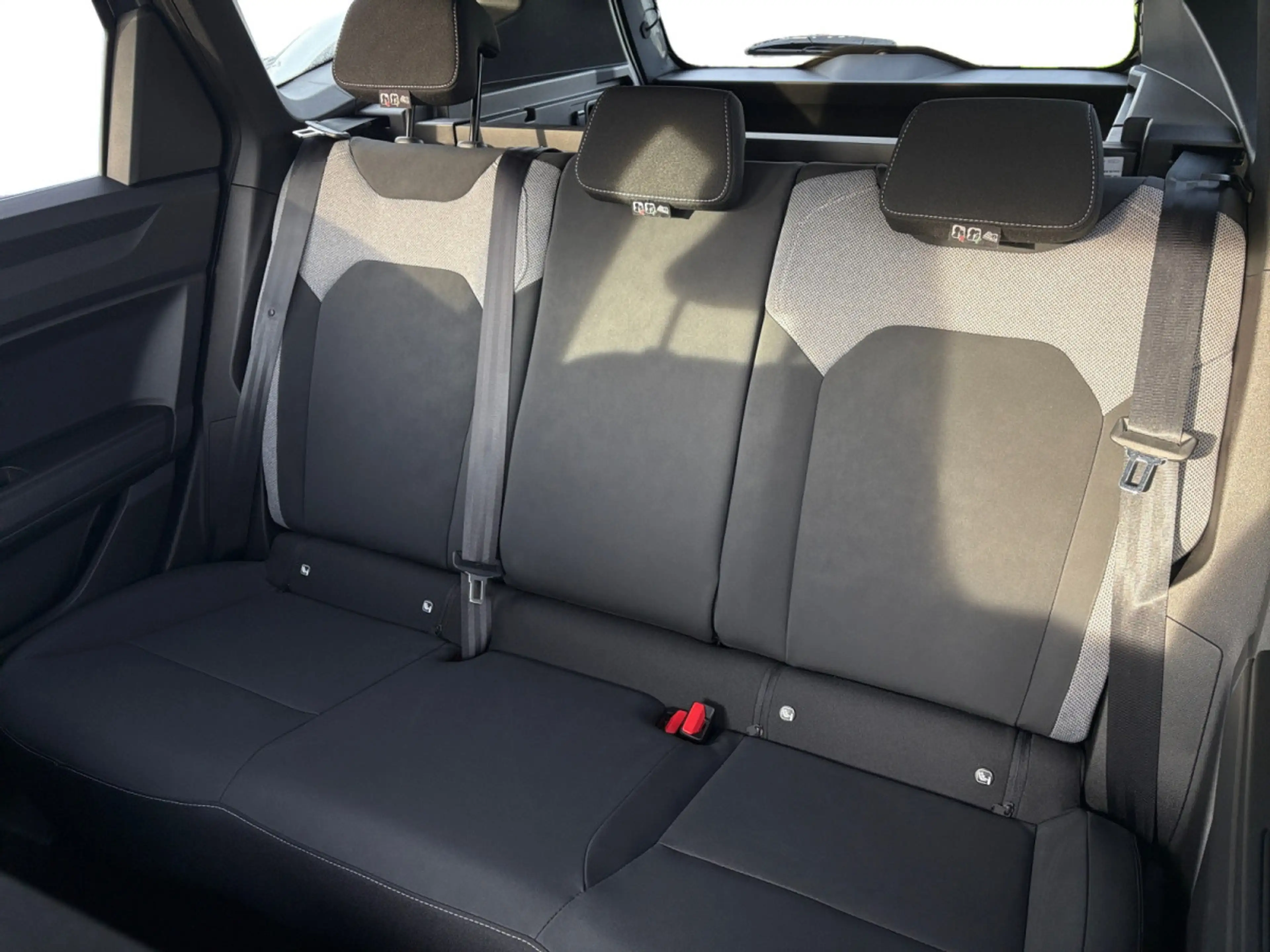 Dacia Bigster 1.8 Hybrid Journey — photo 8