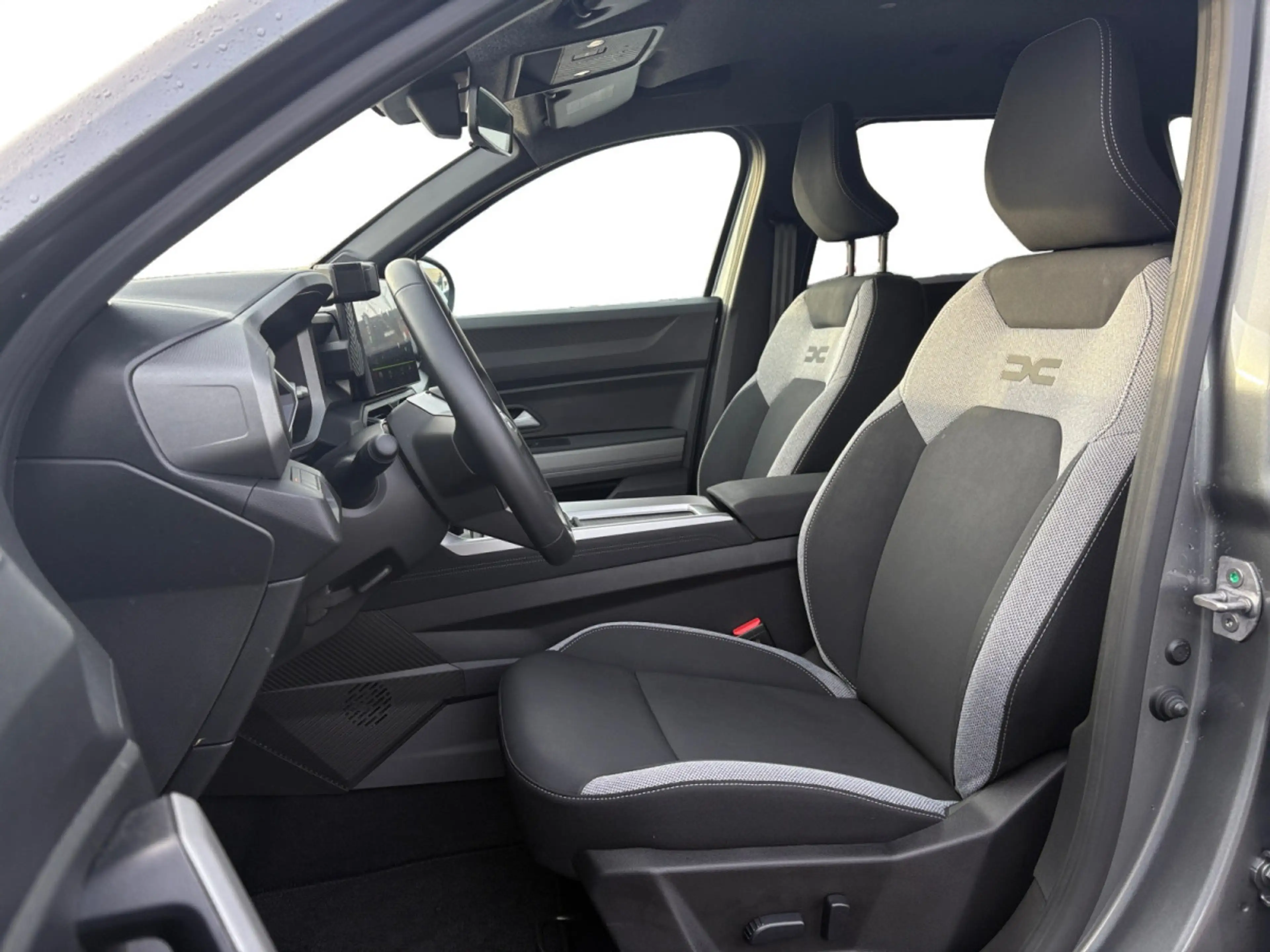 Dacia Bigster 1.8 Hybrid Journey — photo 6