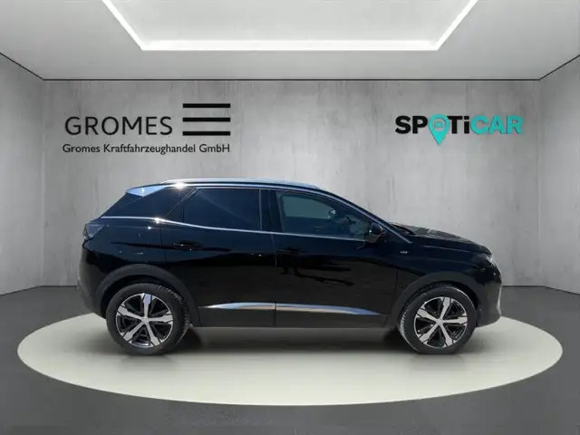 Peugeot 3008 view 2