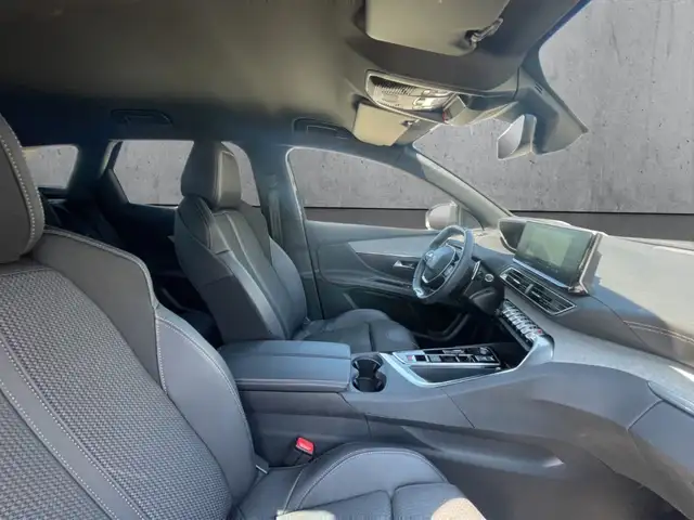 Peugeot 3008 view 13