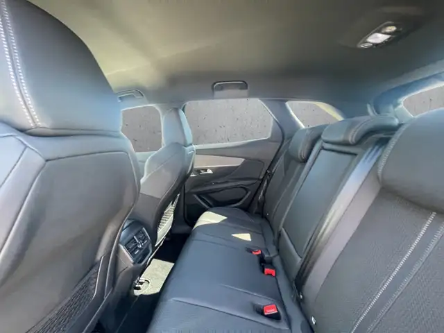 Peugeot 3008 view 8