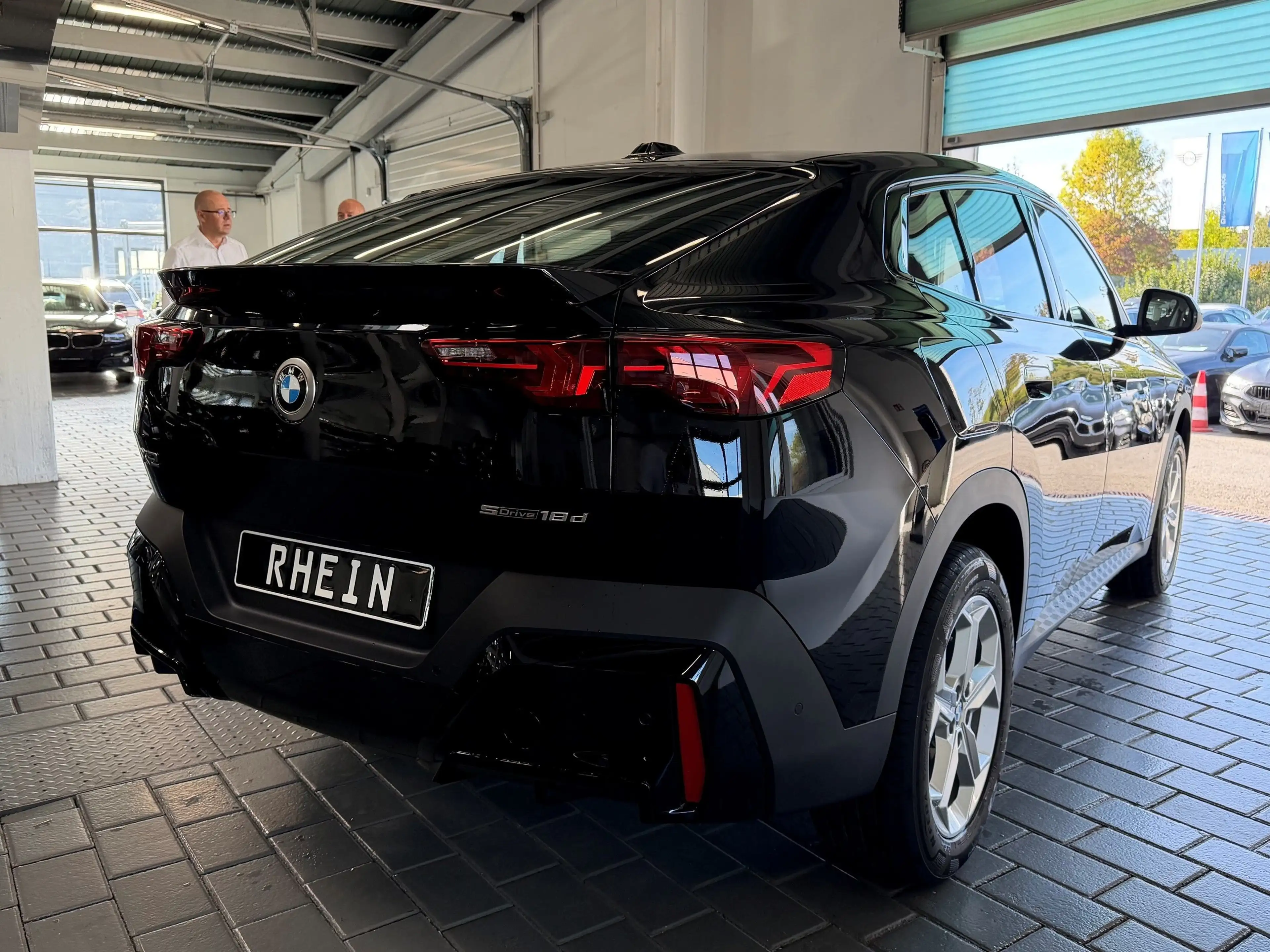 BMW X2 sDrive18d — photo 4