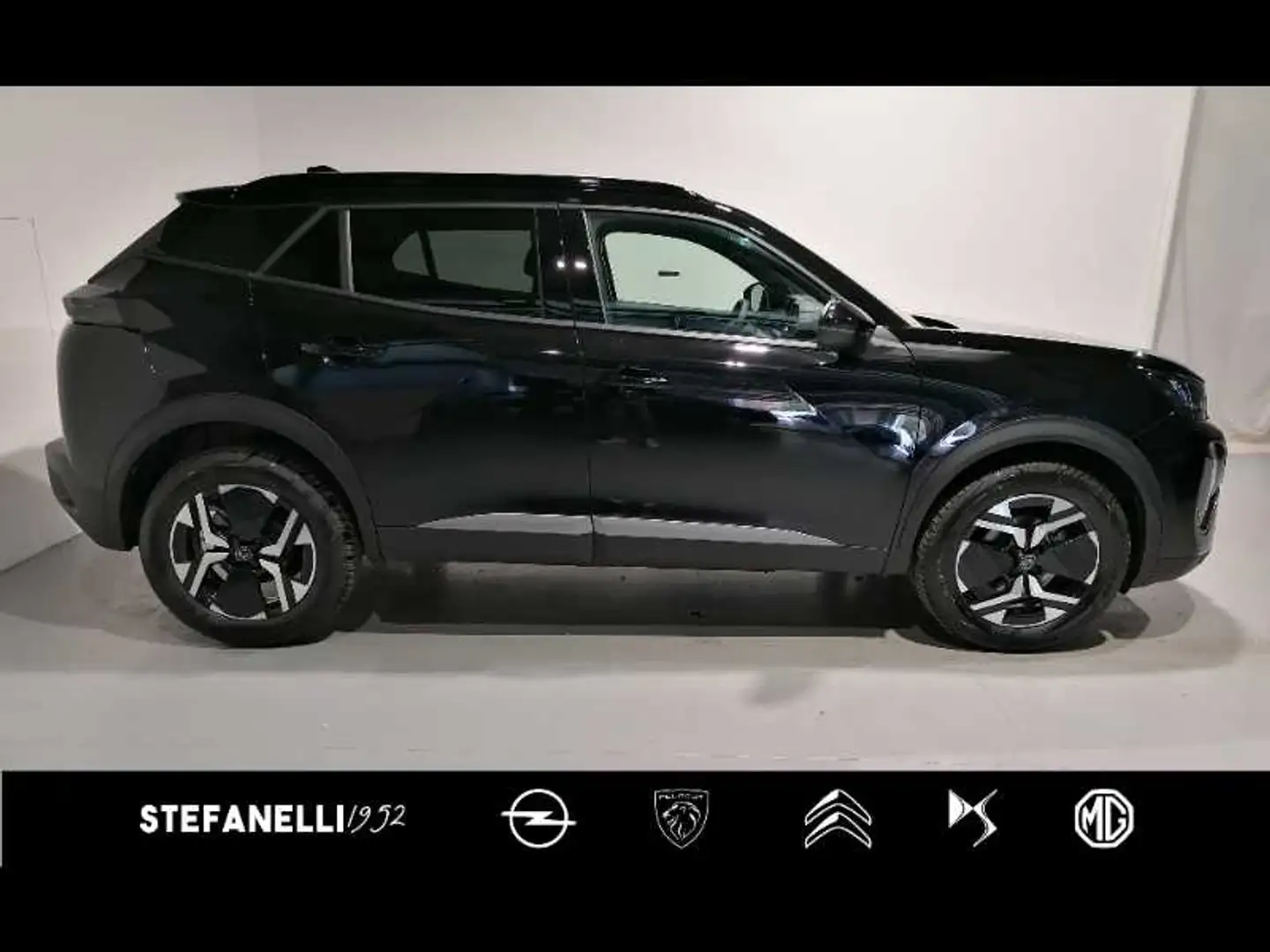 Peugeot 2008 1.2 Hybrid Allure Nero - 2