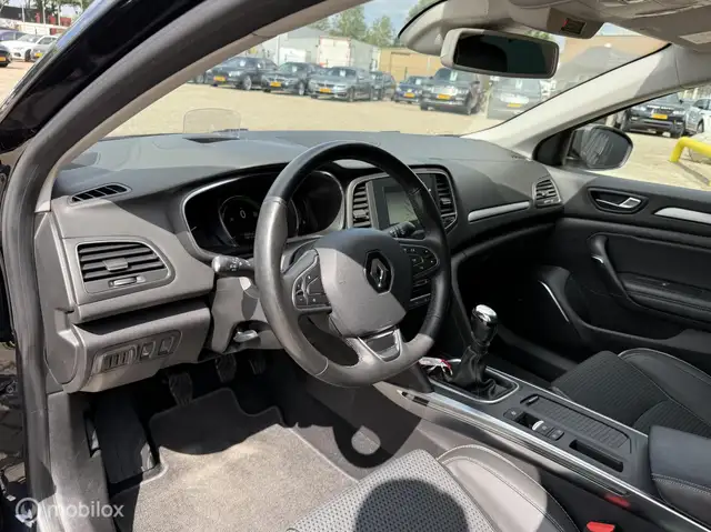 Renault Megane view 11