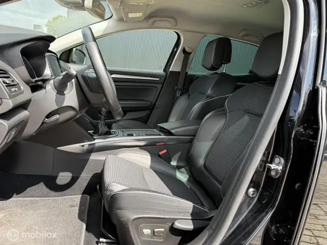 Renault Megane view 4