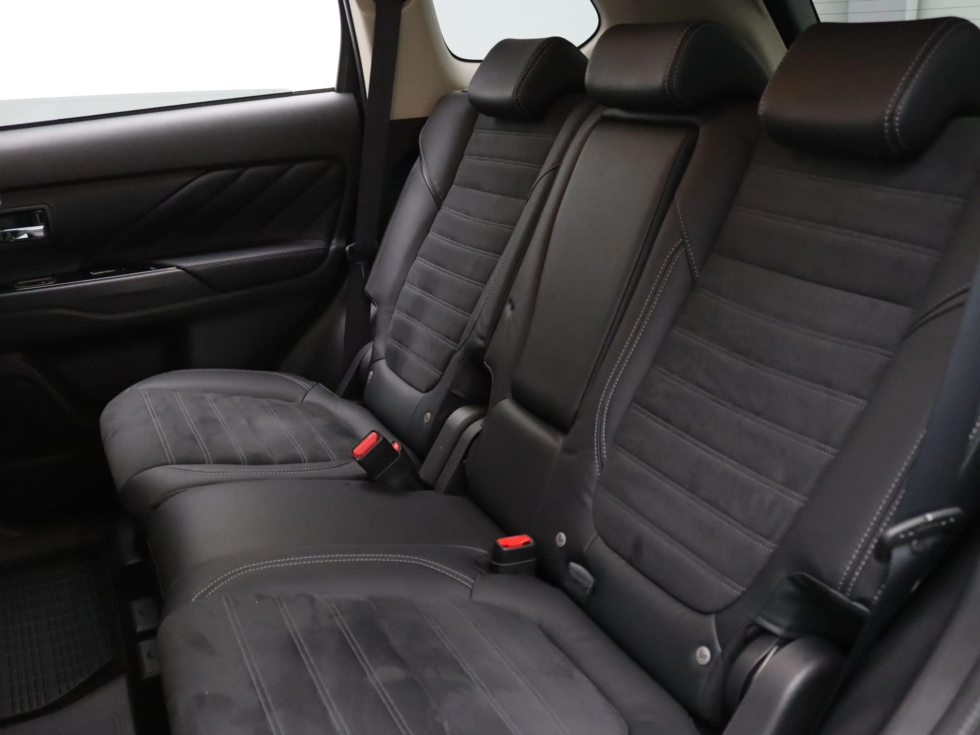 Mitsubishi Outlander 225pk PHEV Intense Camera | Navig | Cruise Contol — photo 29