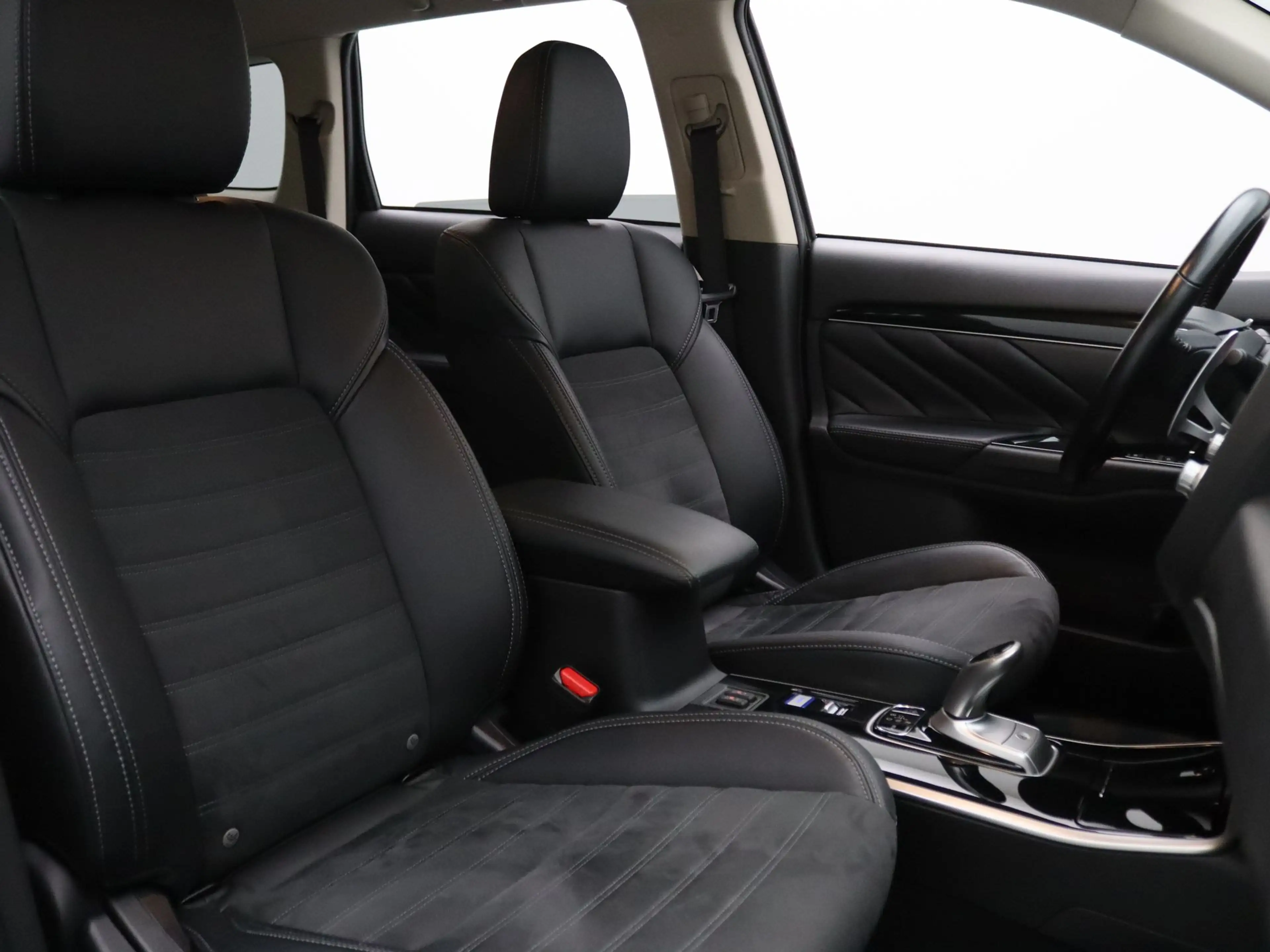 Mitsubishi Outlander 225pk PHEV Intense Camera | Navig | Cruise Contol — photo 32
