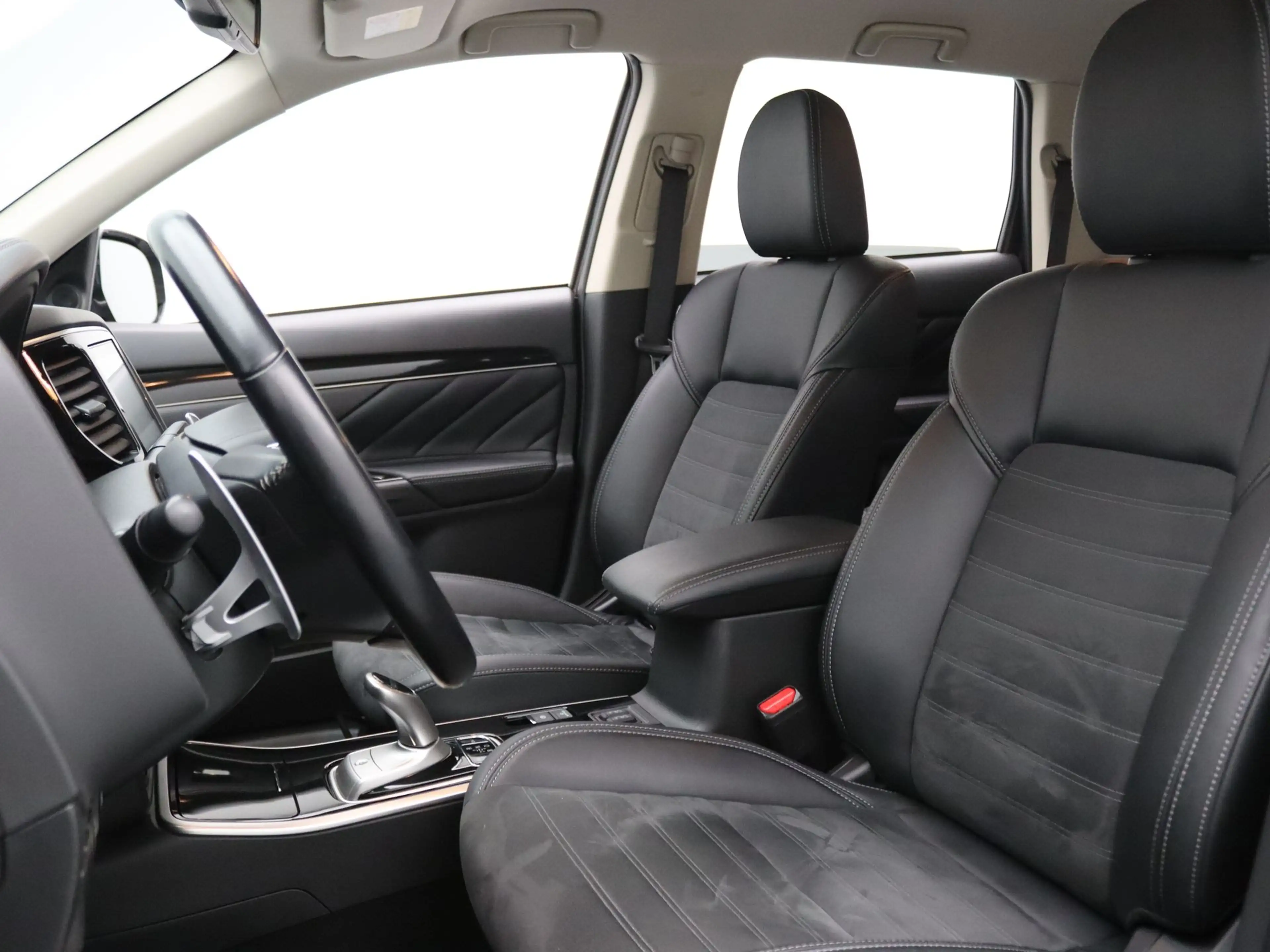 Mitsubishi Outlander 225pk PHEV Intense Camera | Navig | Cruise Contol — photo 4