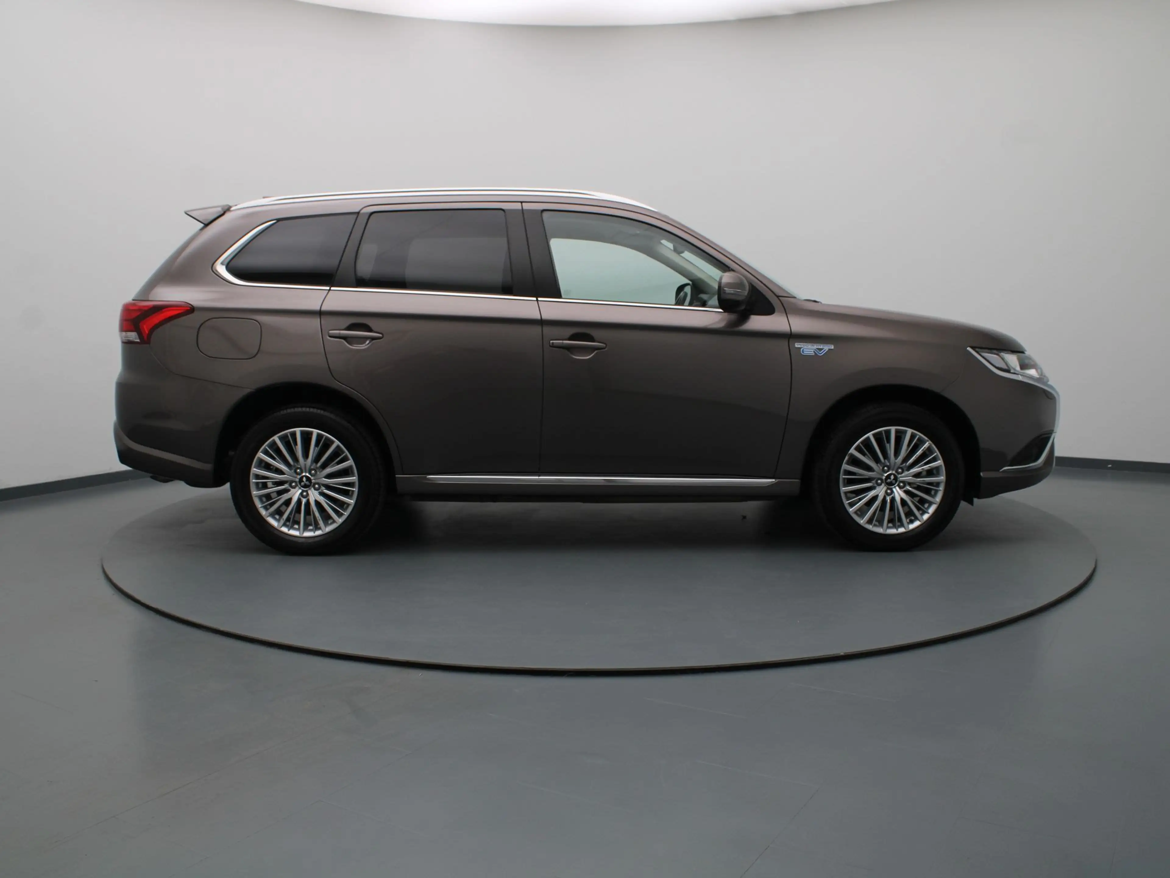 Mitsubishi Outlander 225pk PHEV Intense Camera | Navig | Cruise Contol — photo 24