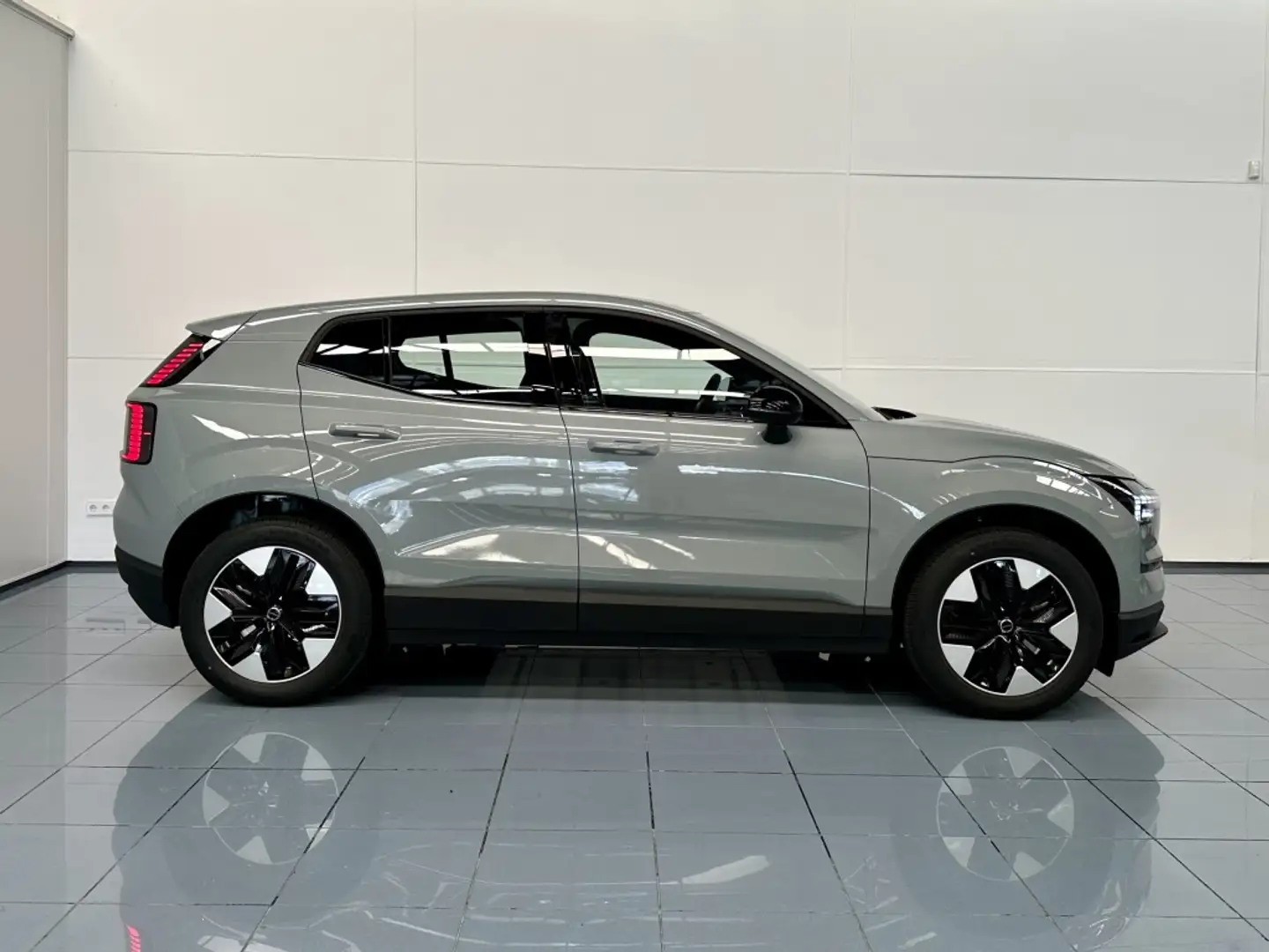 Volvo EX30 P5 Long Range Electric Core RWD Gris - 2