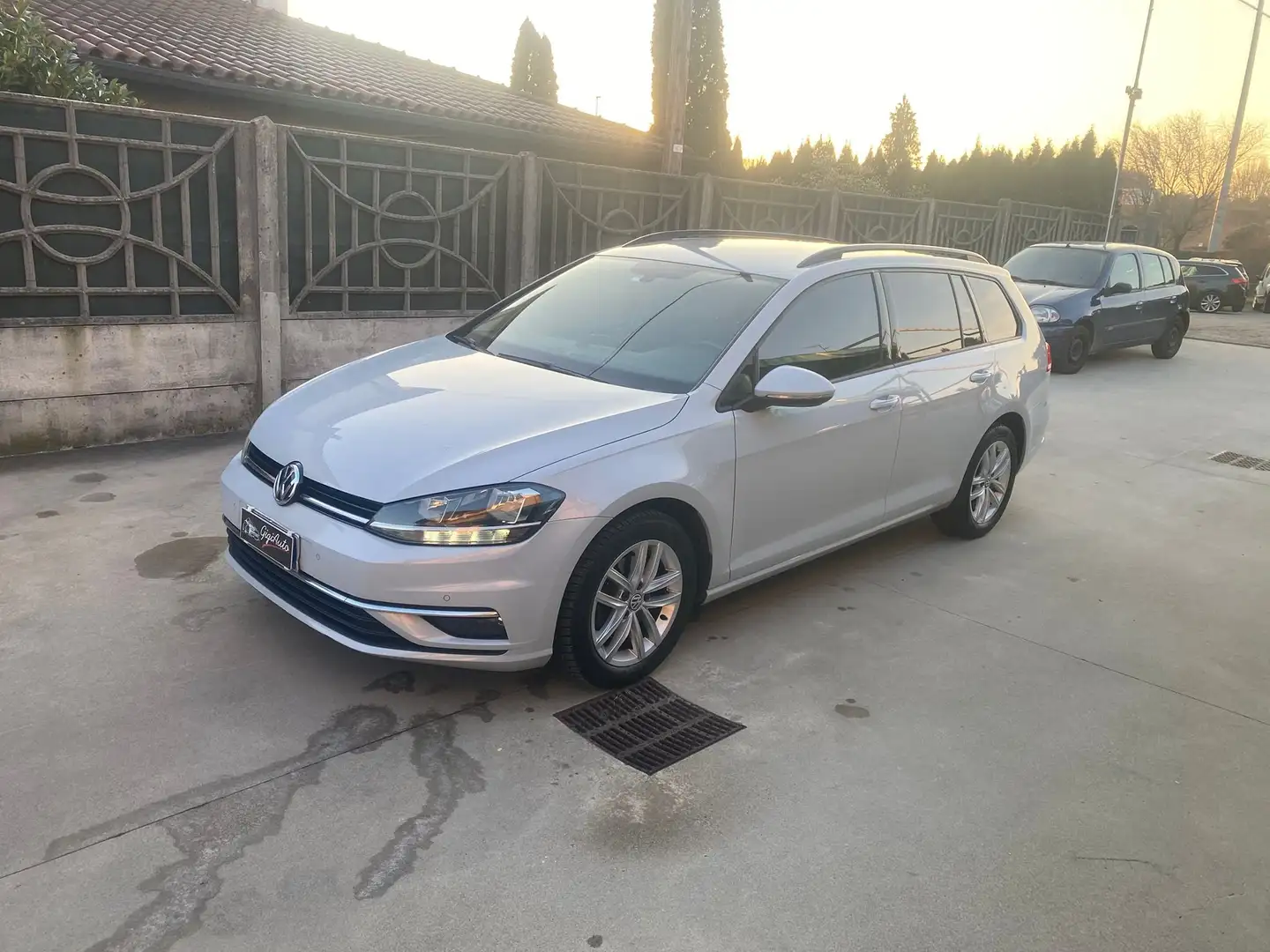Volkswagen Golf Variant 1.6 tdi Executive 115cv dsg Grigio - 1