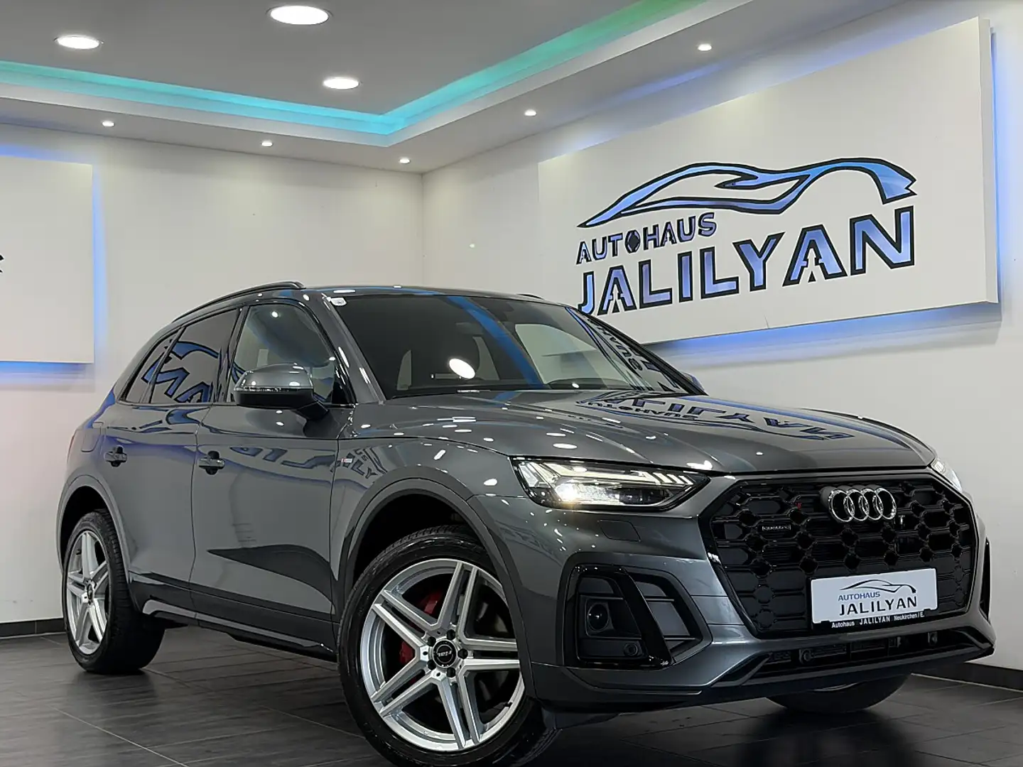 Audi Q5 40 TDI quattro 3xS-LINE, AHK,DIGI-TACHO,ACC, 20... Grau - 1