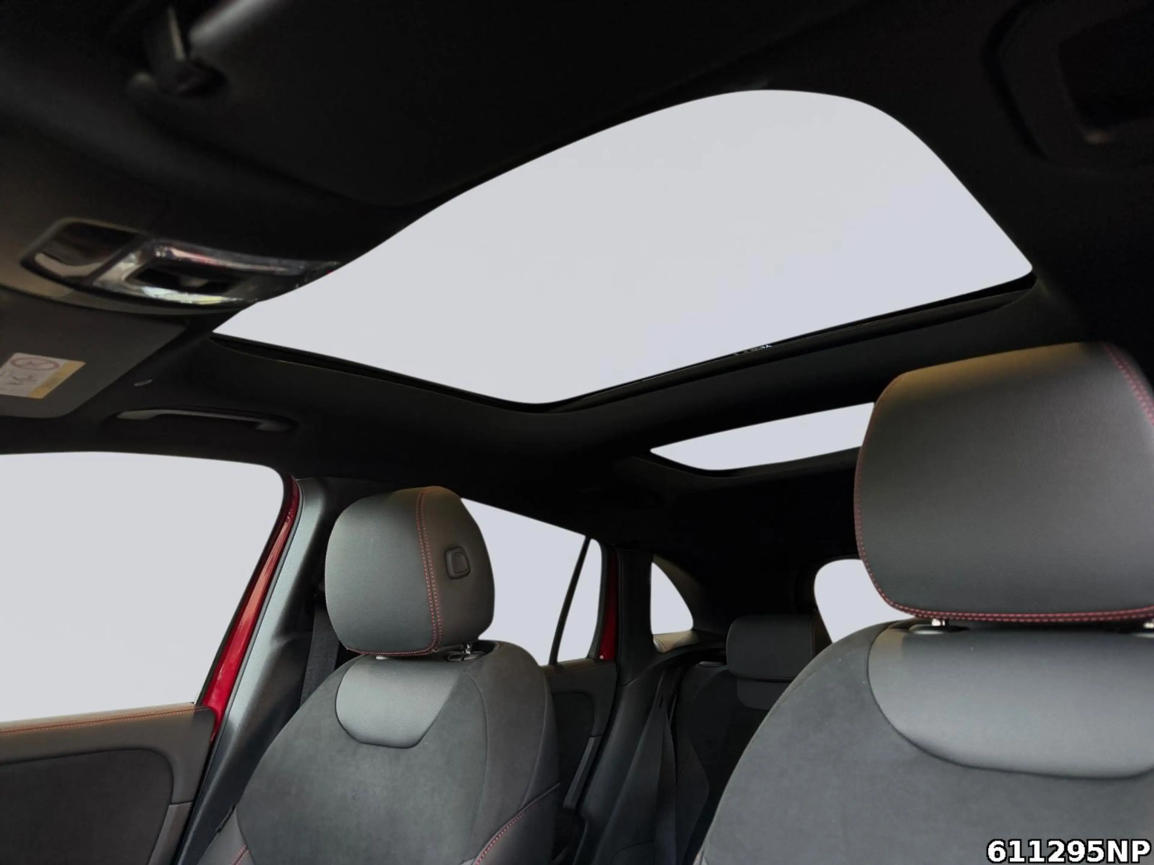 Mercedes-Benz GLA 250 e AMG Pano NightKeyless 360° Lenkradhzg — photo 13