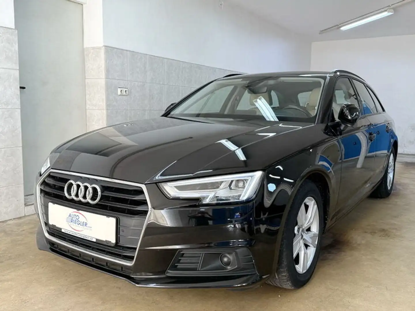 Audi A4 Avant Business ''NP 56.000€ LED-Leder-Navi'' Schwarz - 1