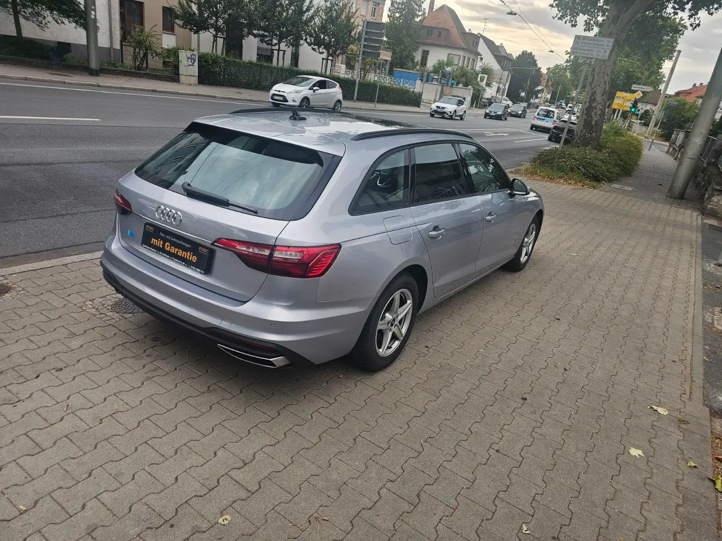 Audi A4 Avant 35 TDI Autom,Klimaauto,Panorama,Kamira Silber - 2