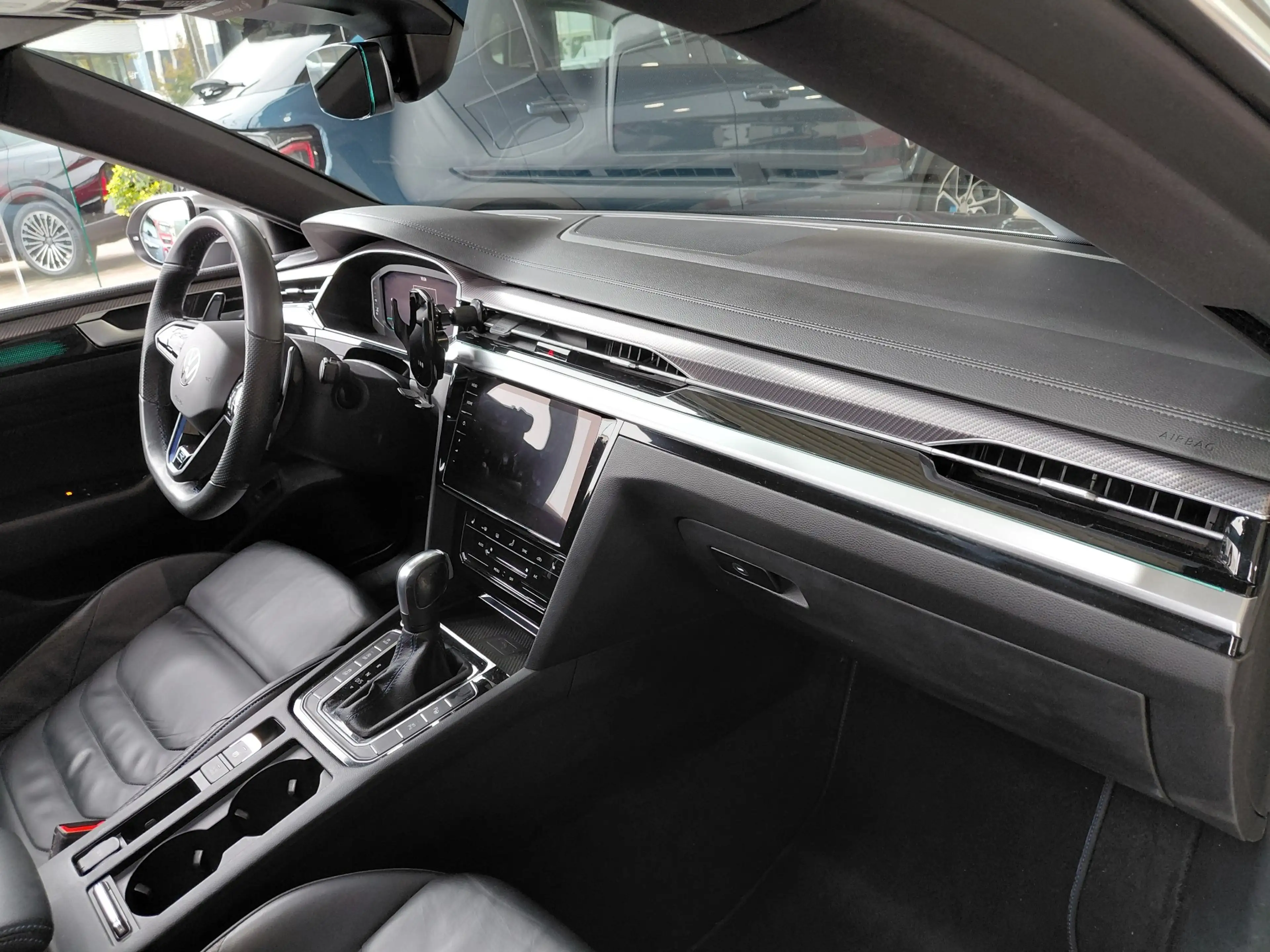 Volkswagen Arteon Arteon SB R 2.0 TSI 4Motion OPF DSG — photo 5