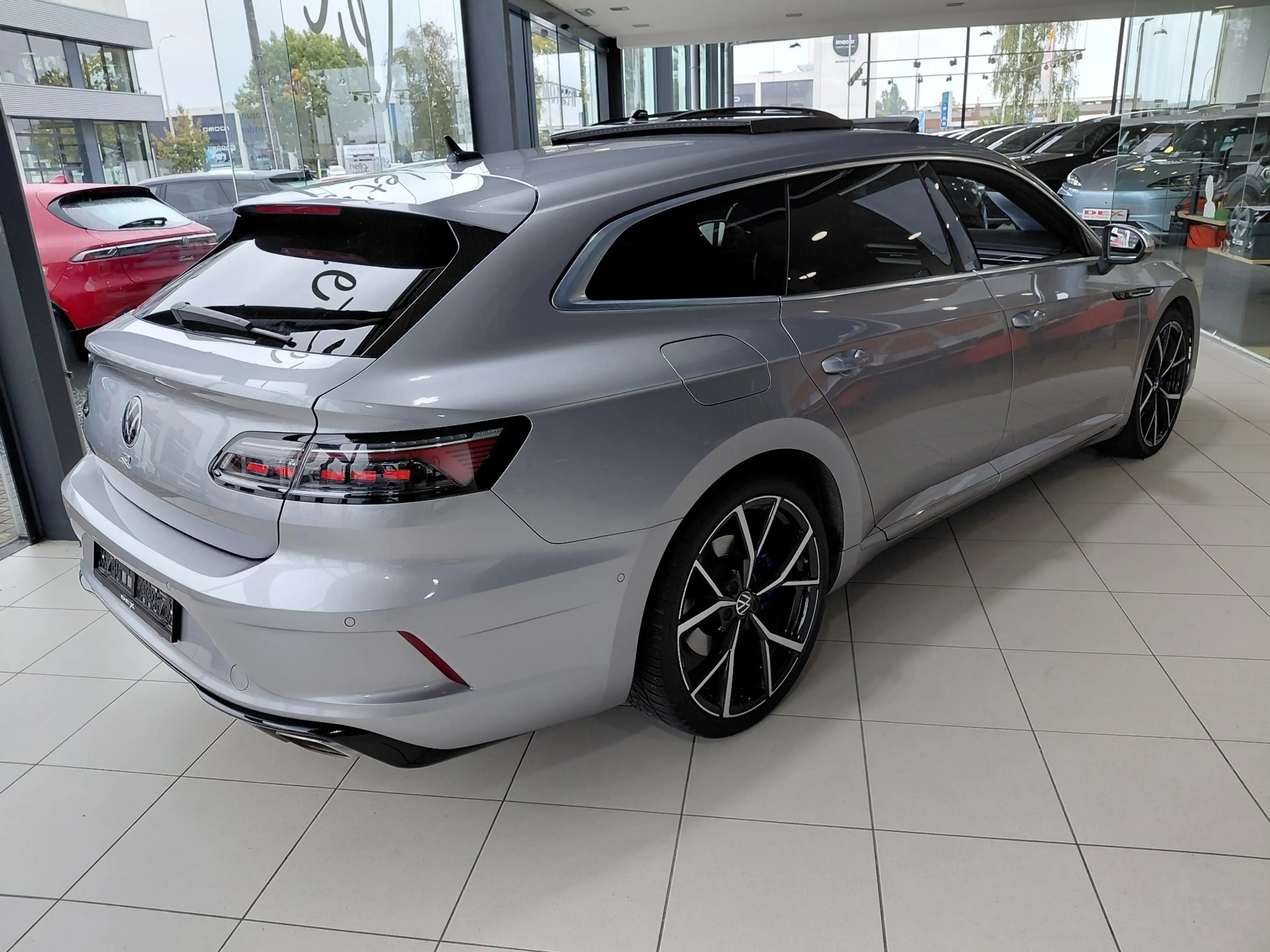 Volkswagen Arteon Arteon SB R 2.0 TSI 4Motion OPF DSG — photo 4