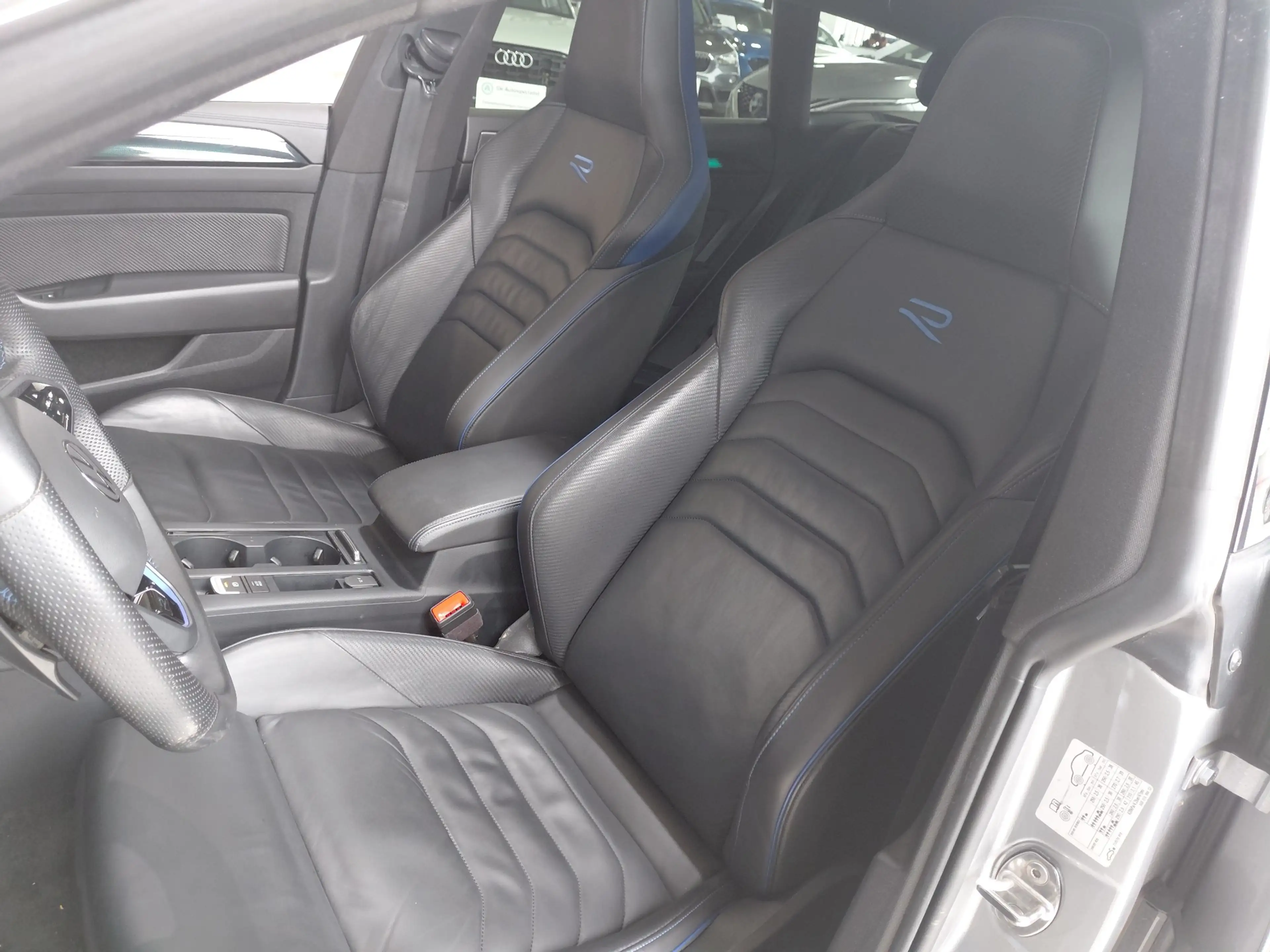Volkswagen Arteon Arteon SB R 2.0 TSI 4Motion OPF DSG — photo 13