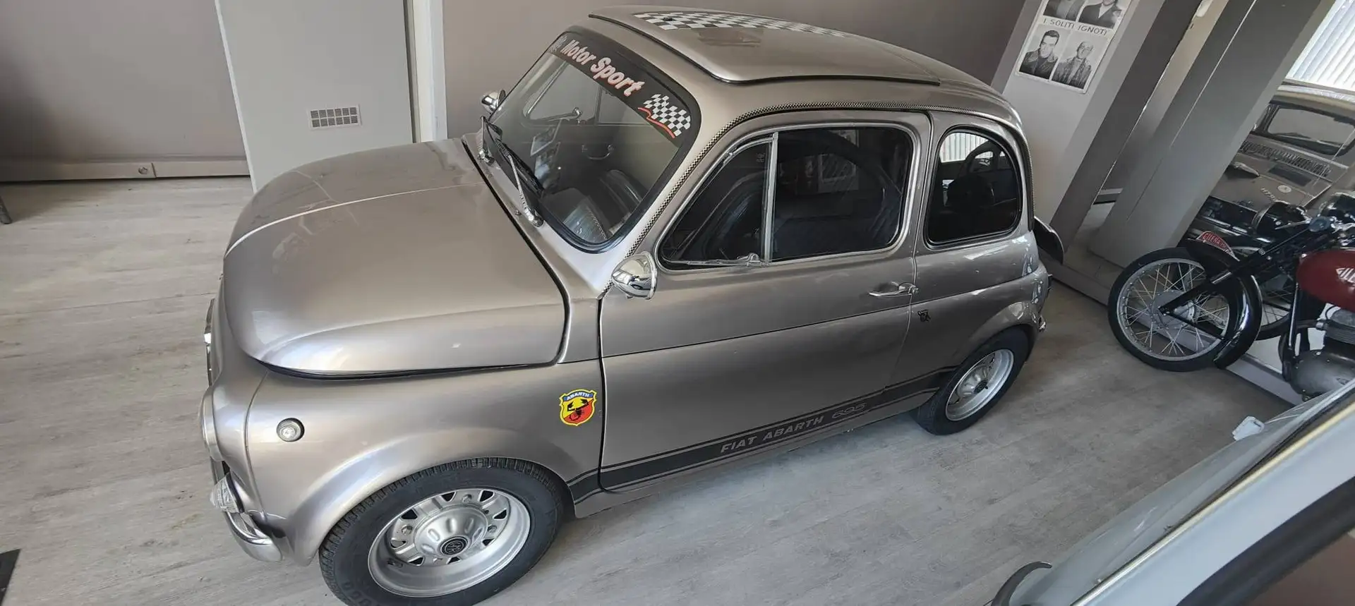 Oldtimer Fiat 500 préparée Abarth Grau - 1