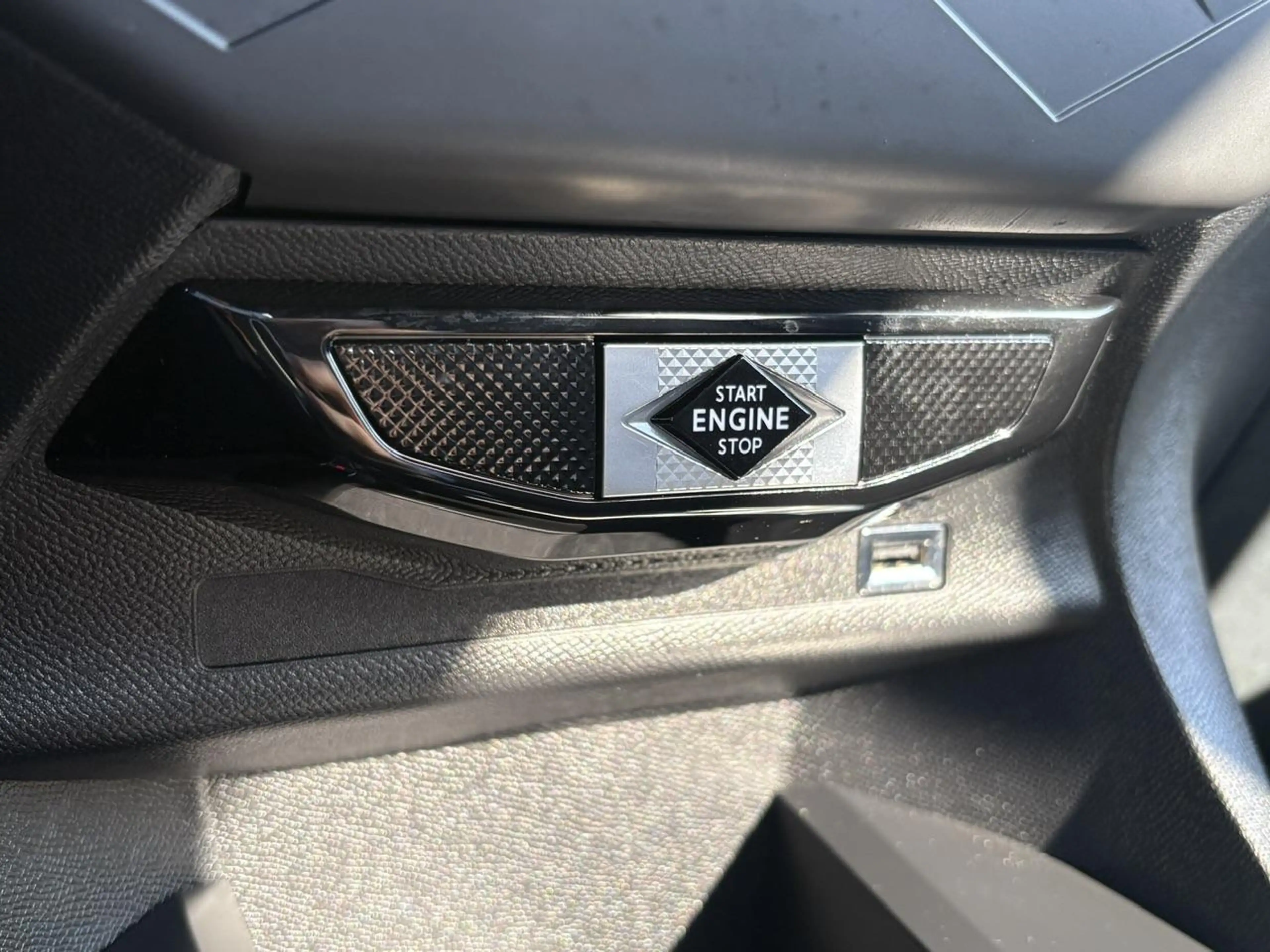 DS Automobiles DS 3 Crossback E-Tense 50 kWh | Verwacht | Dealer onderhouden | A — photo 13