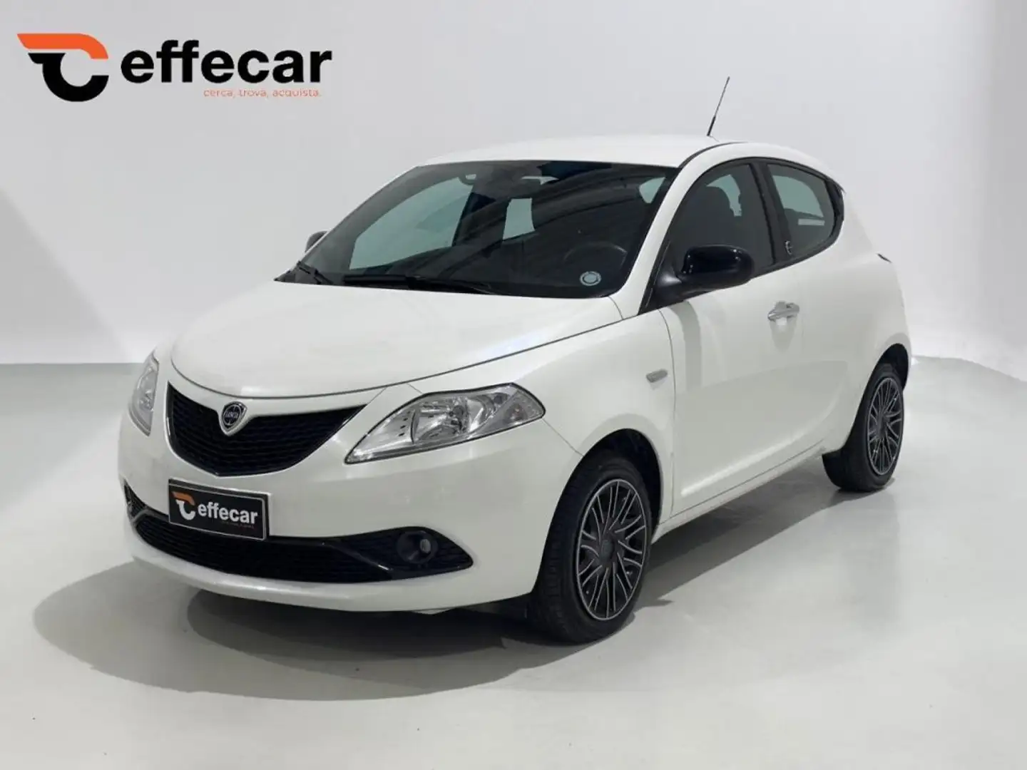 Lancia Ypsilon 1.2 69 CV 5 porte GPL Ecochic Gold Wit - 1