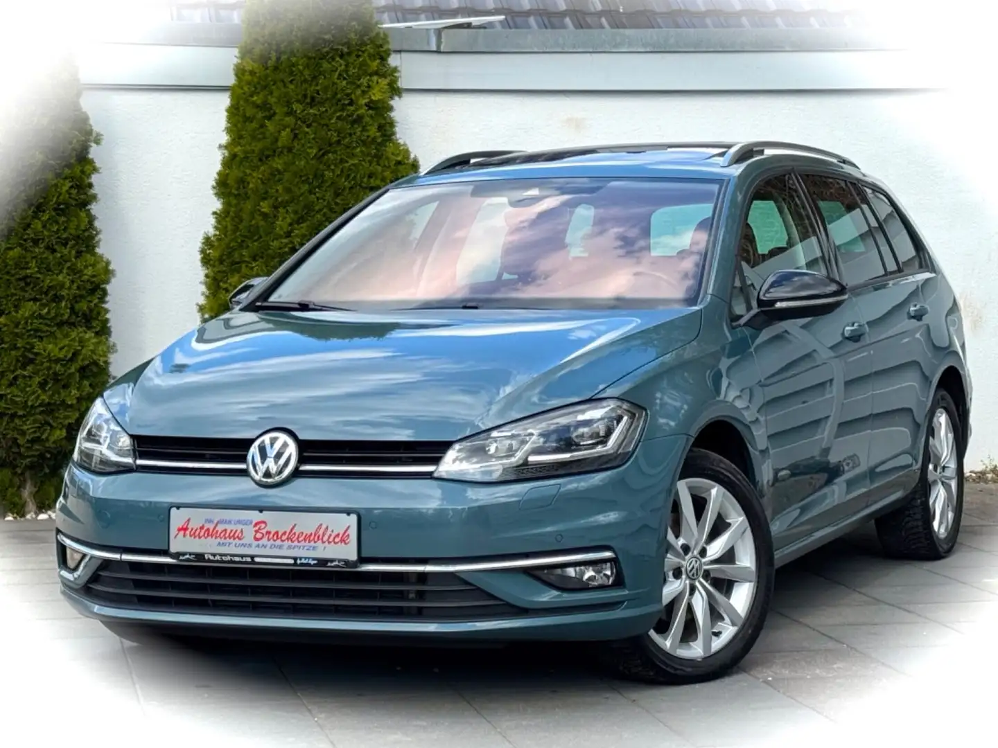 Volkswagen Golf VII Variant IQ.DRIVE* Navi*LED*Panorama* Blau - 1