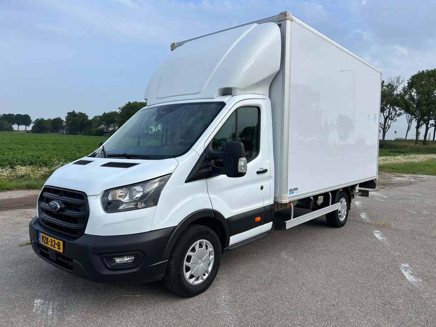 Ford Transit 350 2.0TDCI 130PK Trend Bakwagen met laadklep BPM Wit - 1