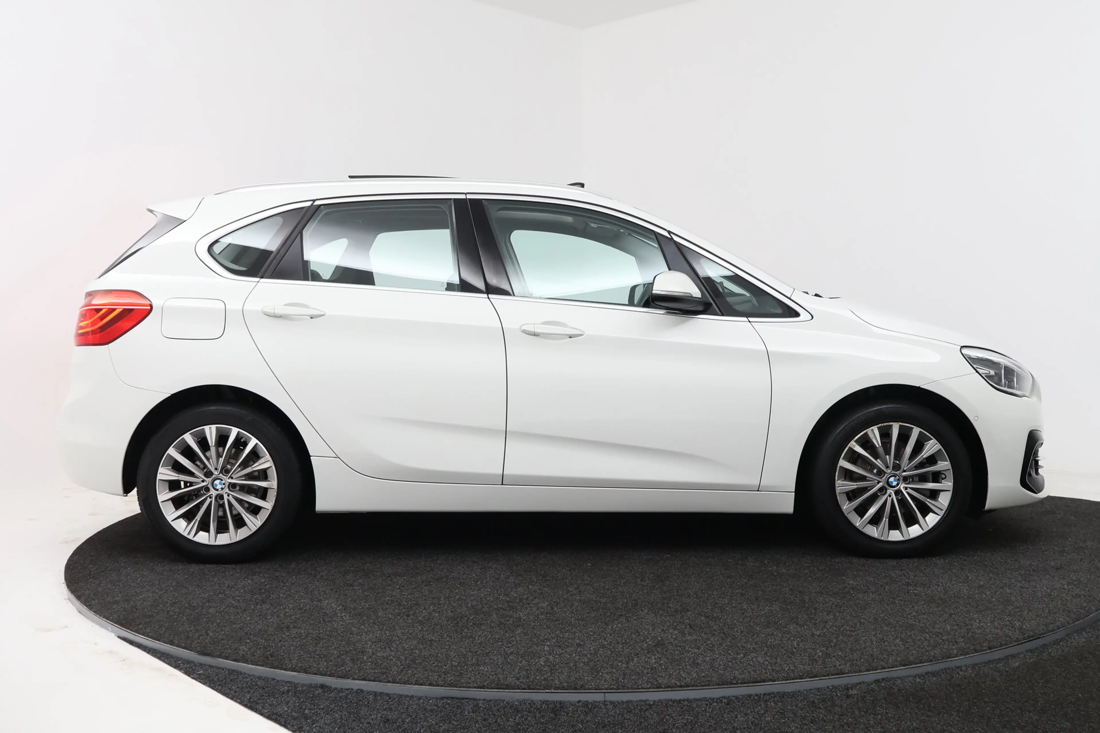 BMW 218 2-serie Active Tourer 218i High Executive Edition — photo 15