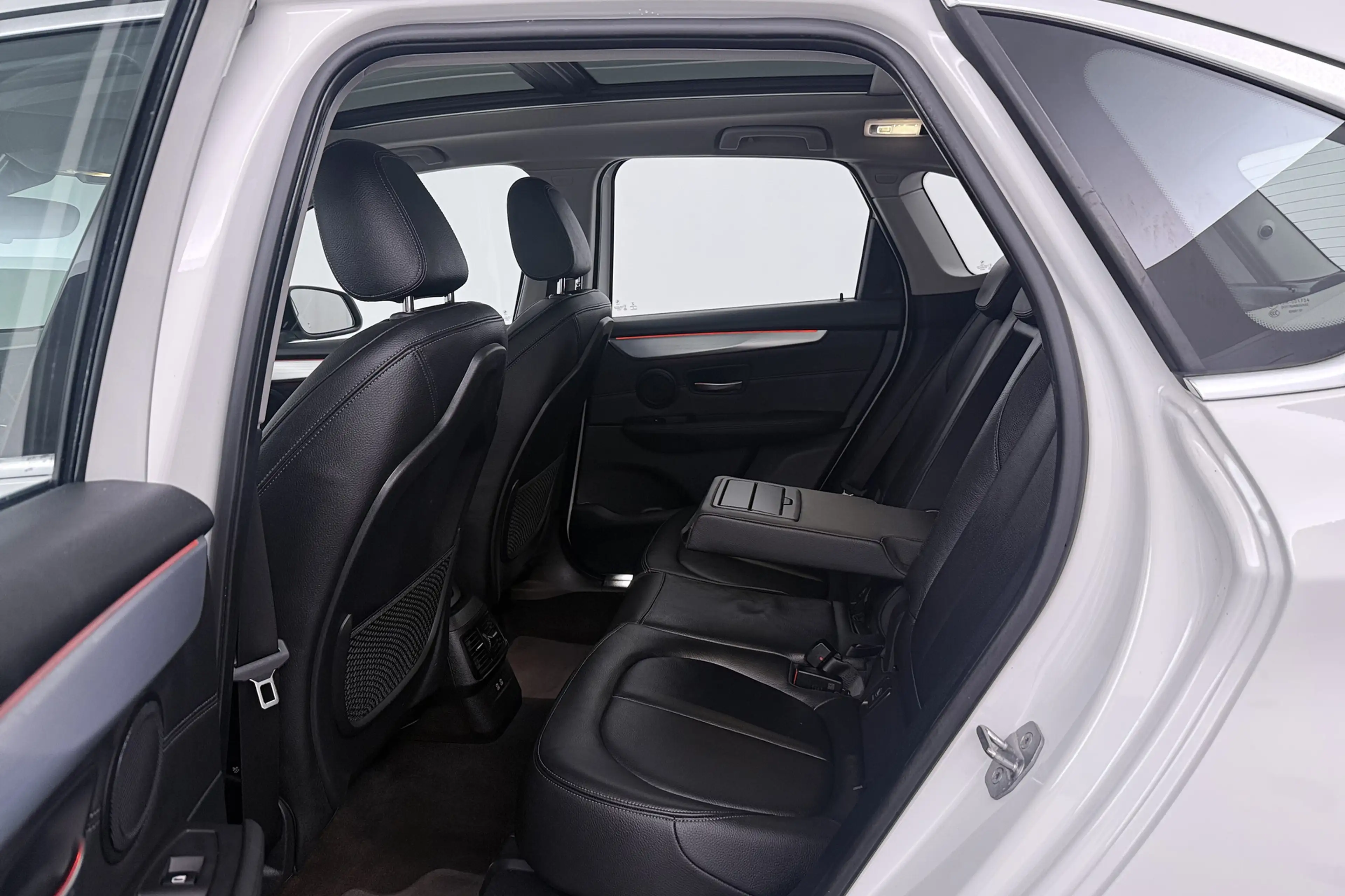 BMW 218 2-serie Active Tourer 218i High Executive Edition — photo 23