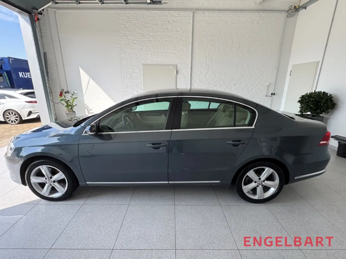 Volkswagen Passat Business Edition BlueMotion 1.4 TSI Sitzheizung Cl Grau - 2