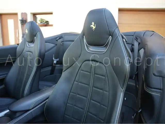 Ferrari Portofino view 8