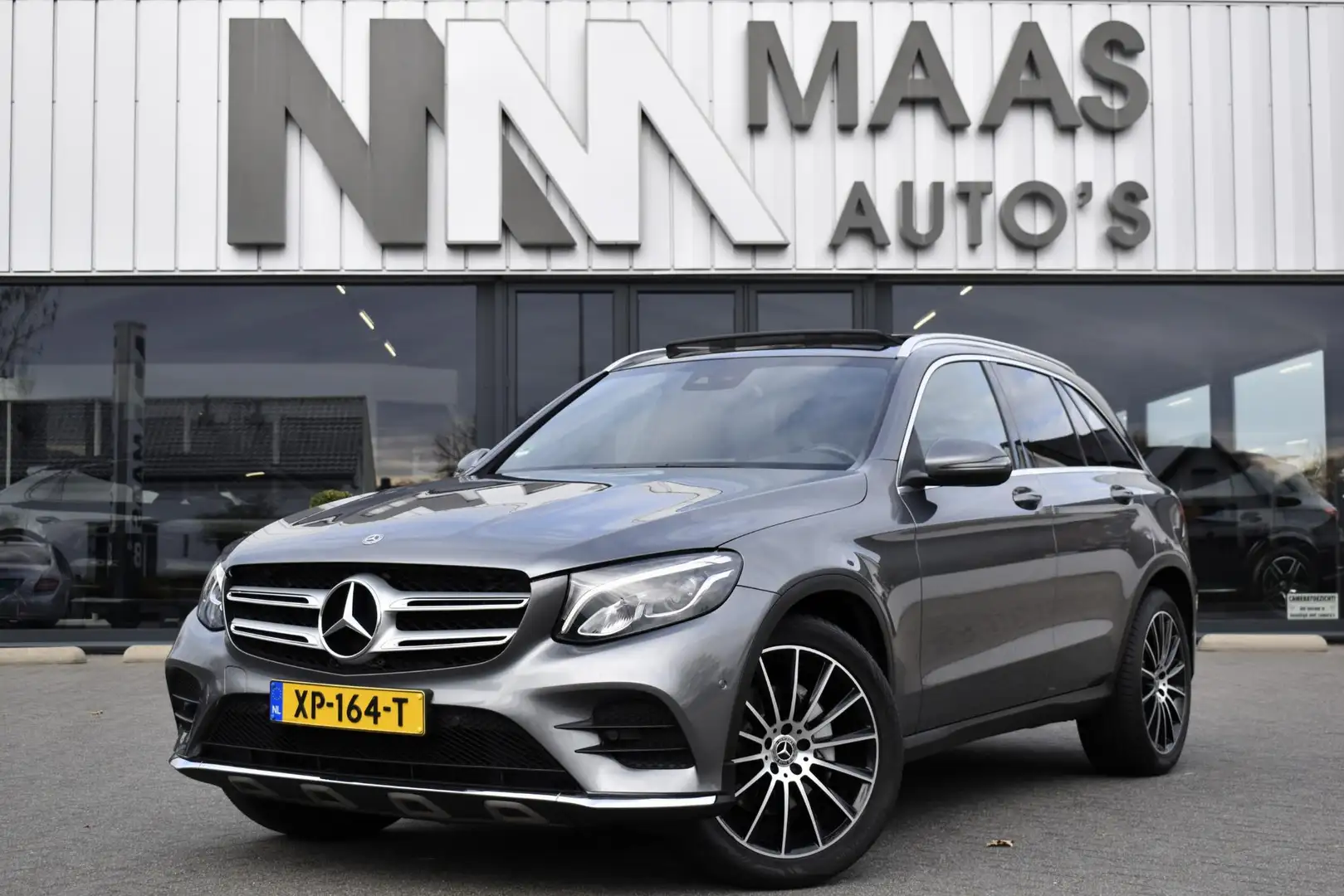 Mercedes-Benz GLC 250 4MATIC Premium Plus Grijs - 1
