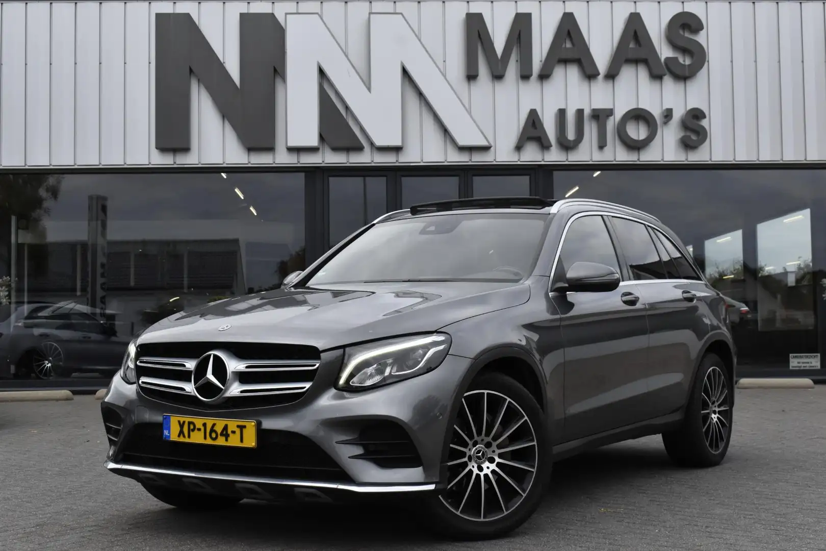 Mercedes-Benz GLC 250 4MATIC Premium Plus Grau - 1