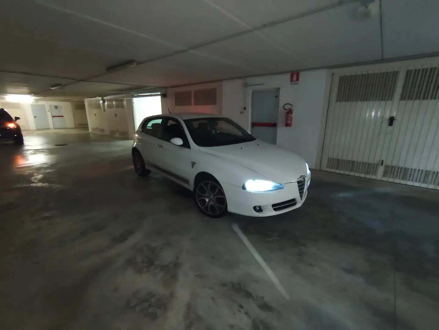 Alfa Romeo 147 5p 1.9 jtdm Ducati Corse Q2 170cv - 1