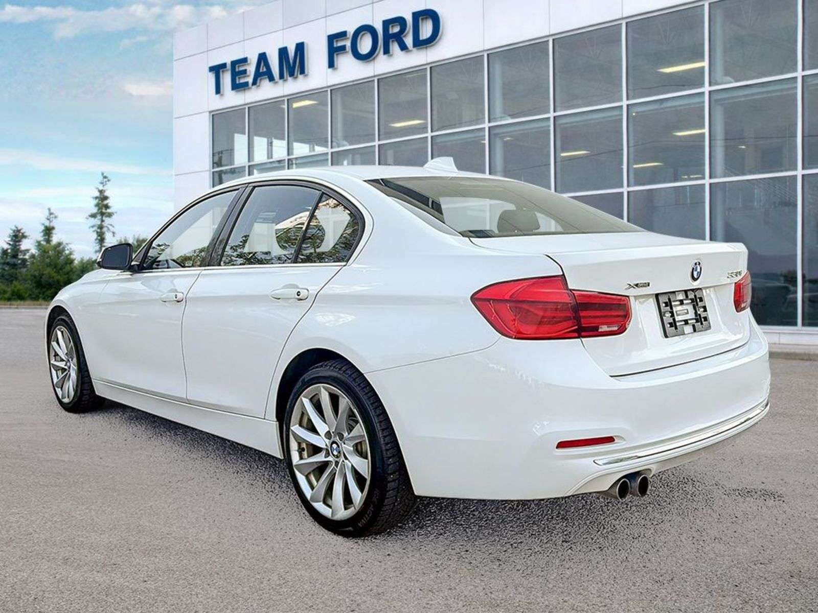 2017 BMW 3 Series 330I XDRIVE, 2.0L I-4 ENG, HEATED FRONT SEATS, DUA — снимка 1