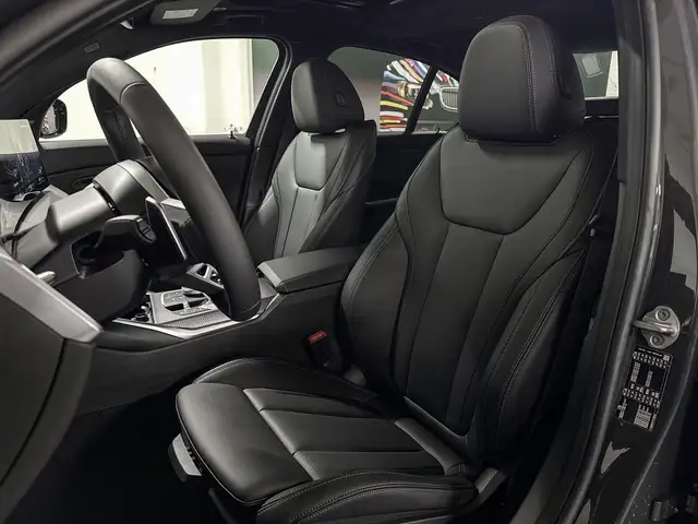 BMW 3 Series view 9