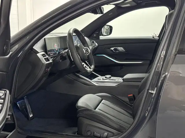 BMW 3 Series view 8