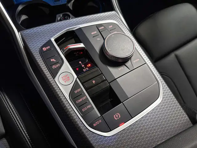 BMW 3 Series view 15