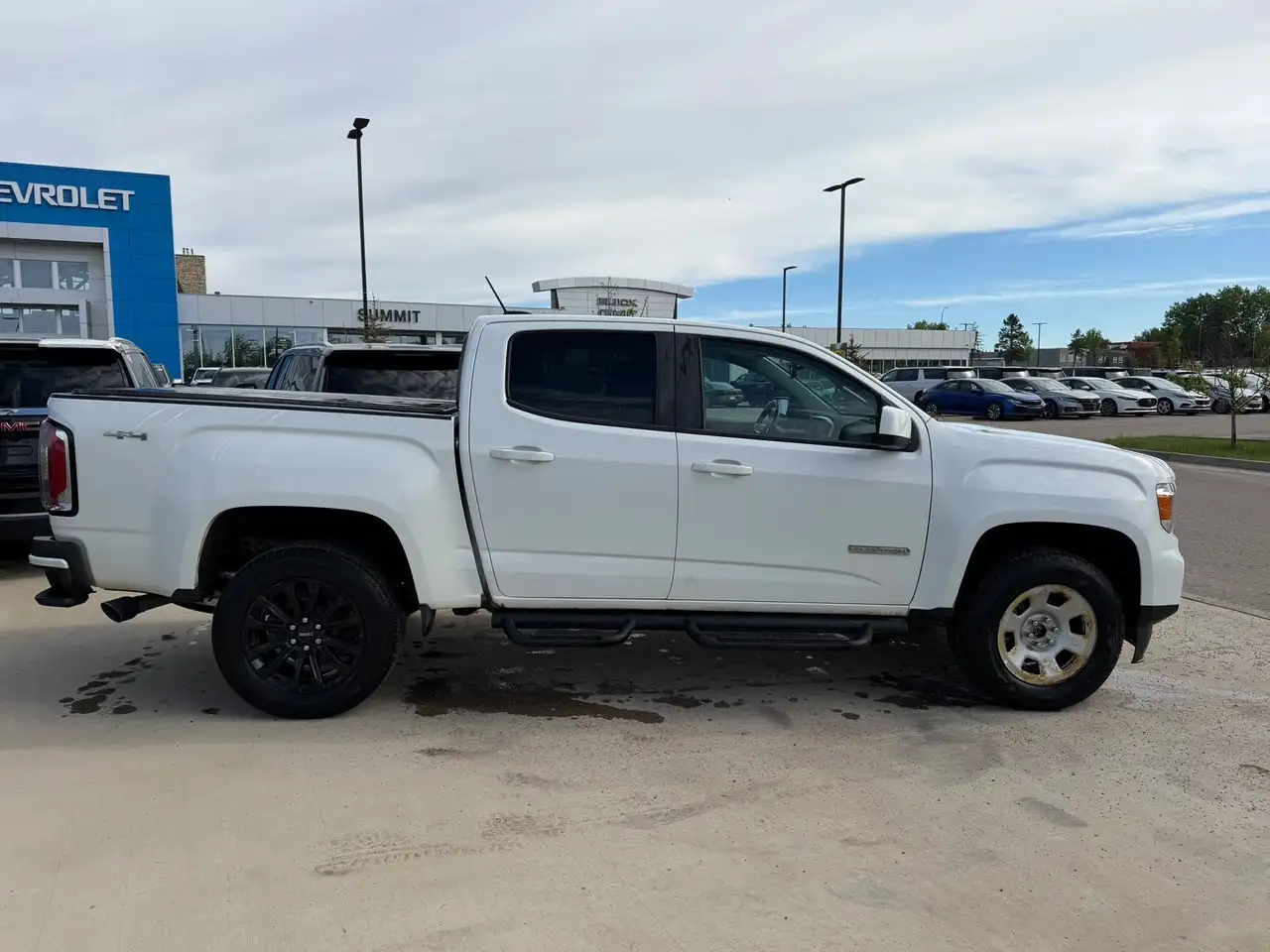 GMC Canyon photo GMC Canyon