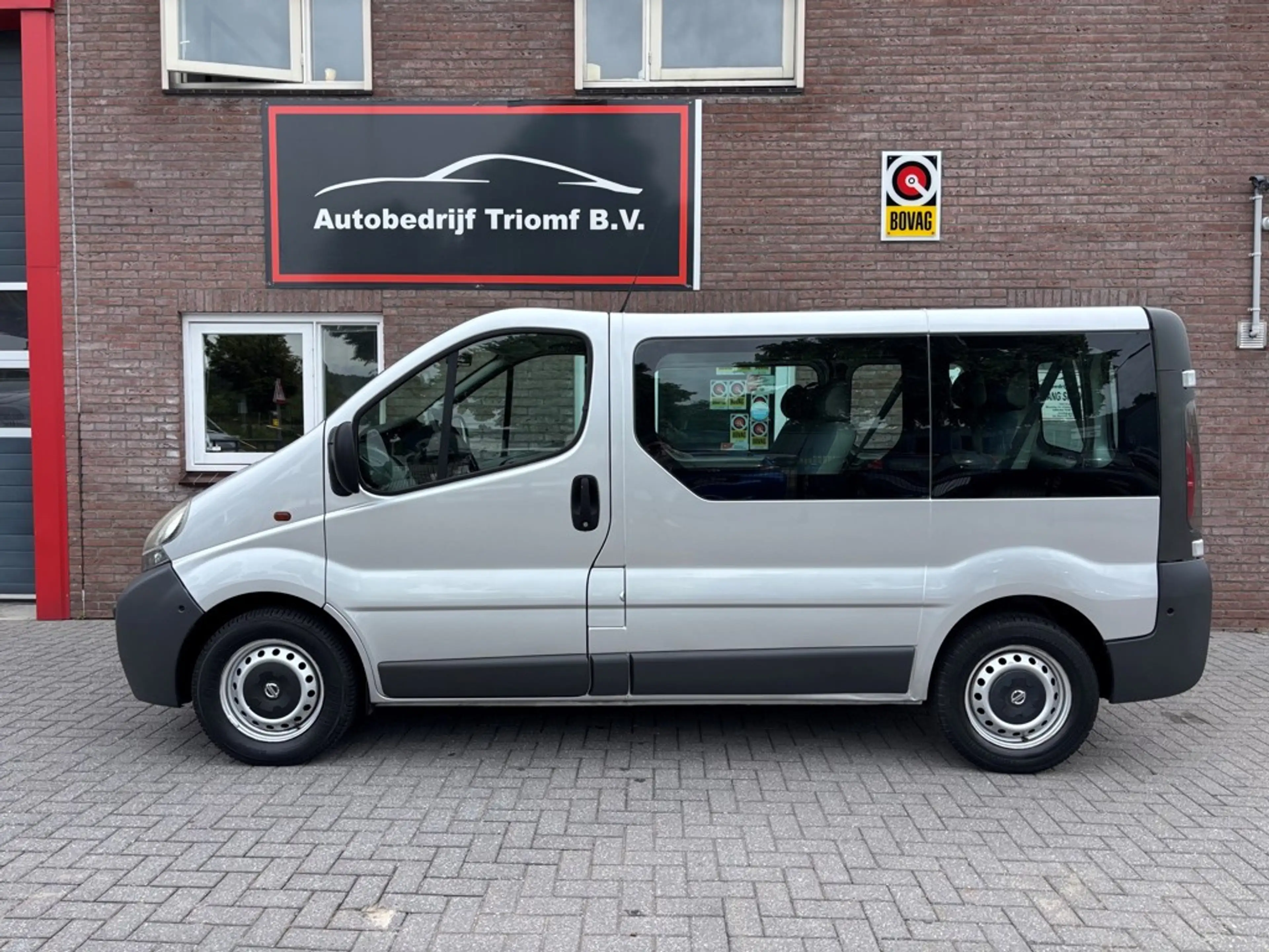 Nissan Primastar Minibus 9 PERSOONS — photo 4